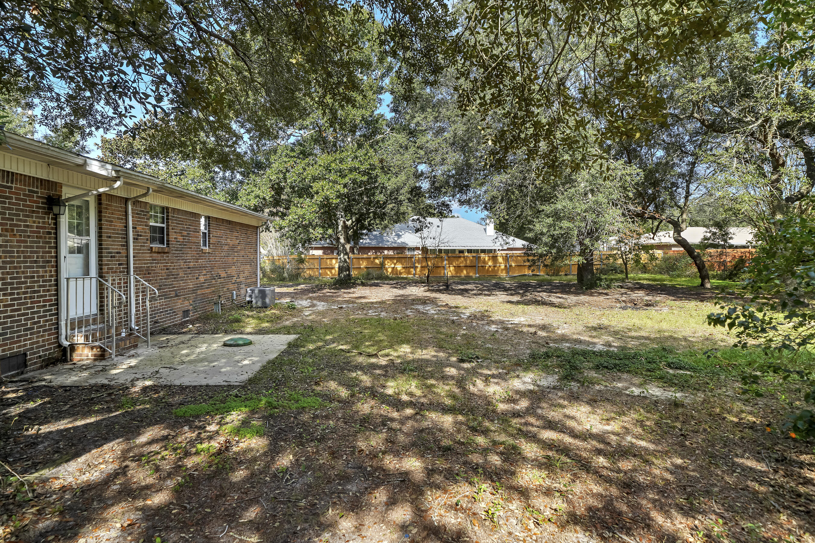 CHEROKEE ACRES - Residential