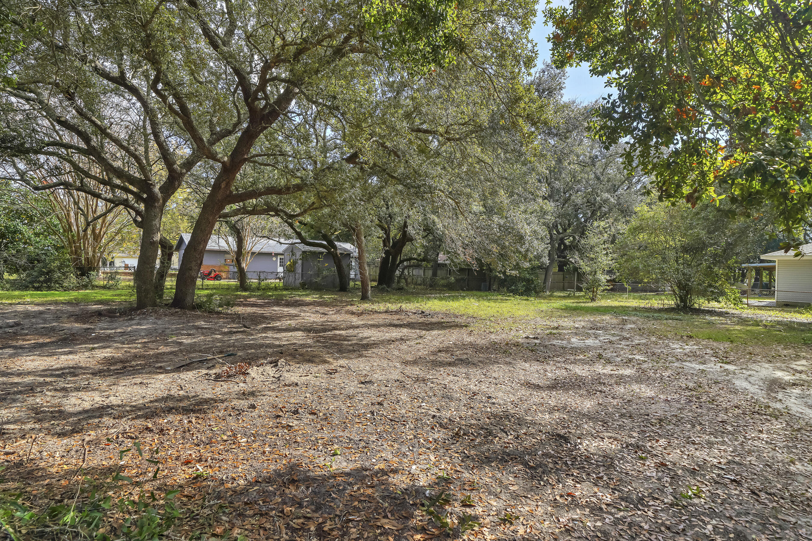 CHEROKEE ACRES - Residential