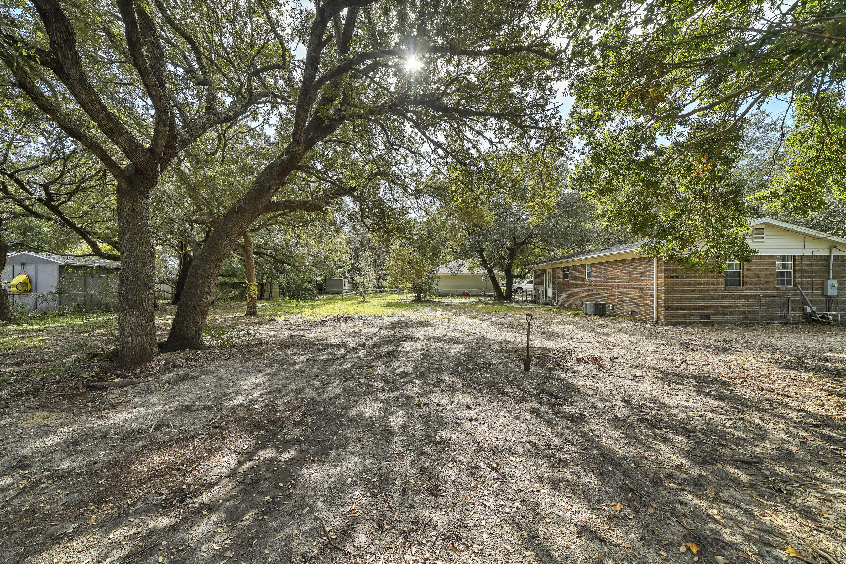 CHEROKEE ACRES - Residential