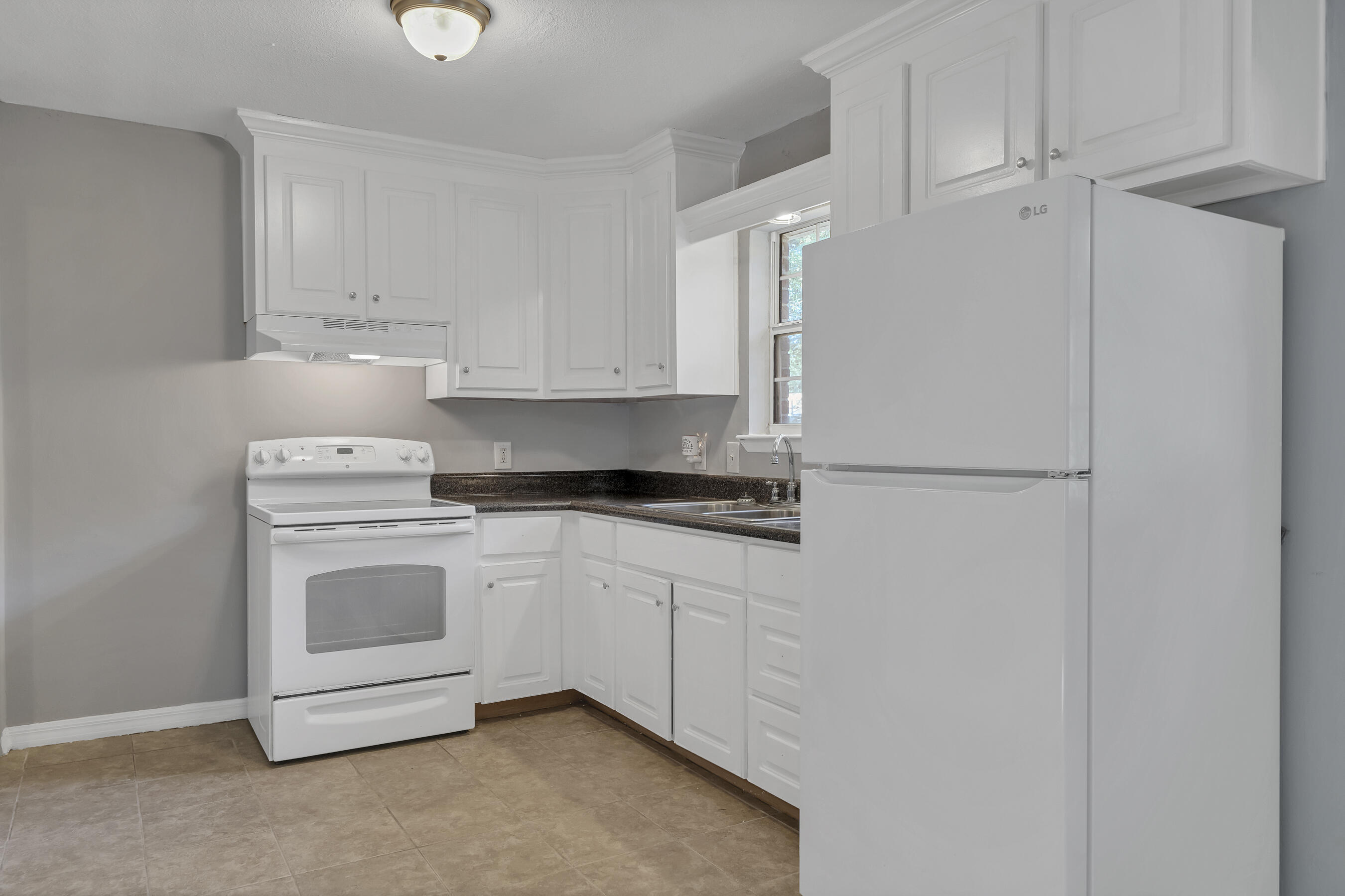 CHEROKEE ACRES - Residential