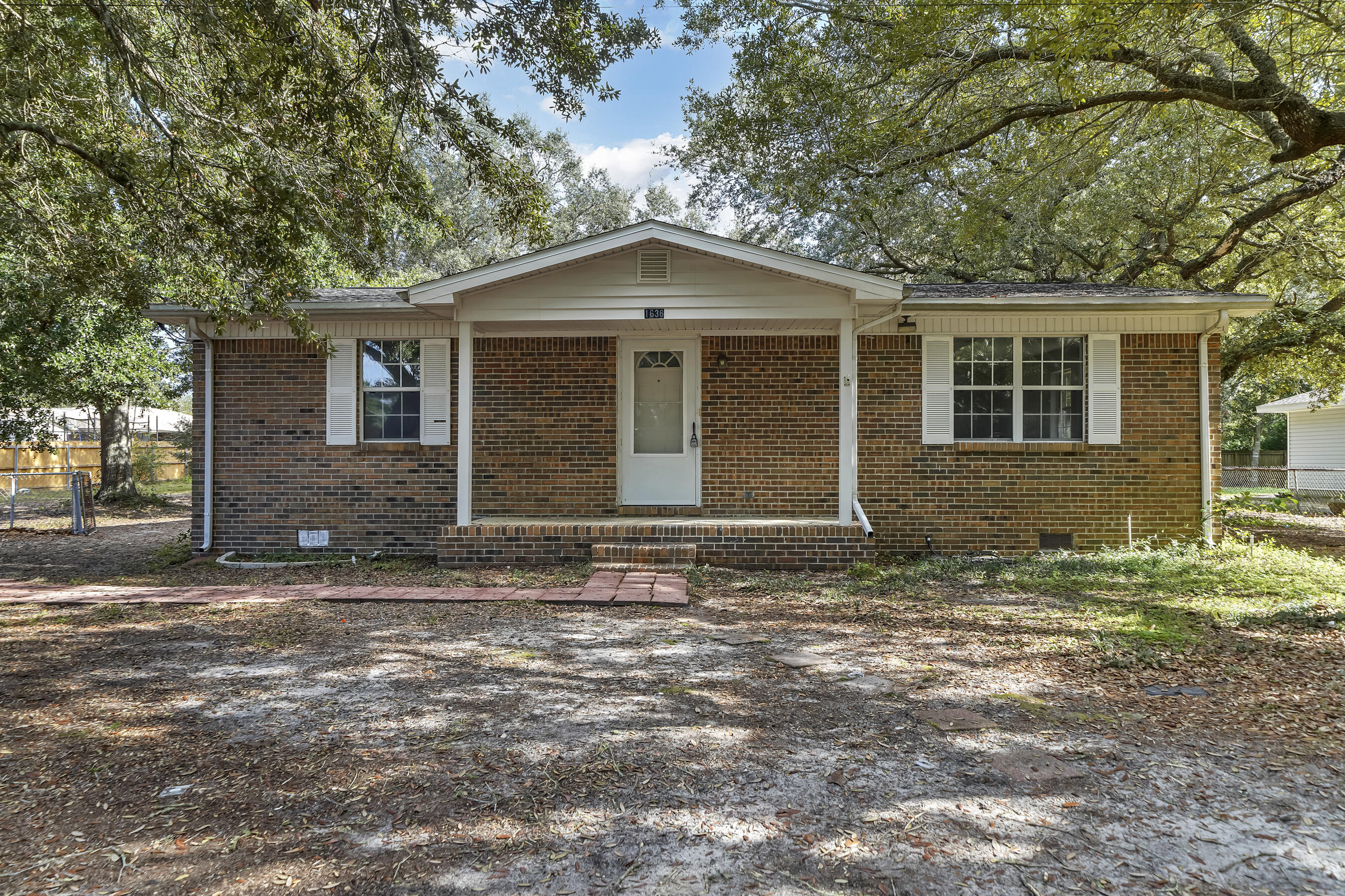 CHEROKEE ACRES - Residential