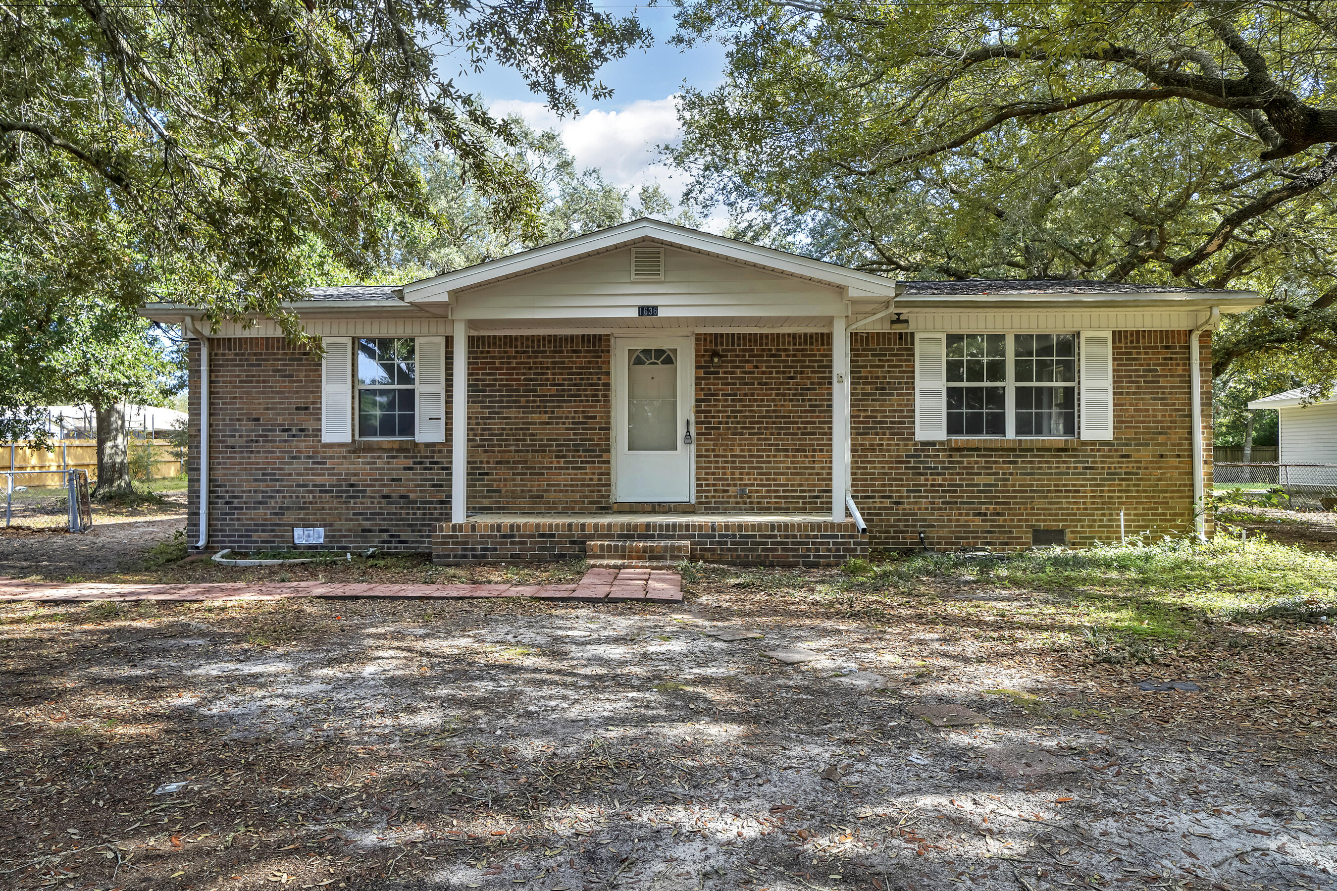 CHEROKEE ACRES - Residential