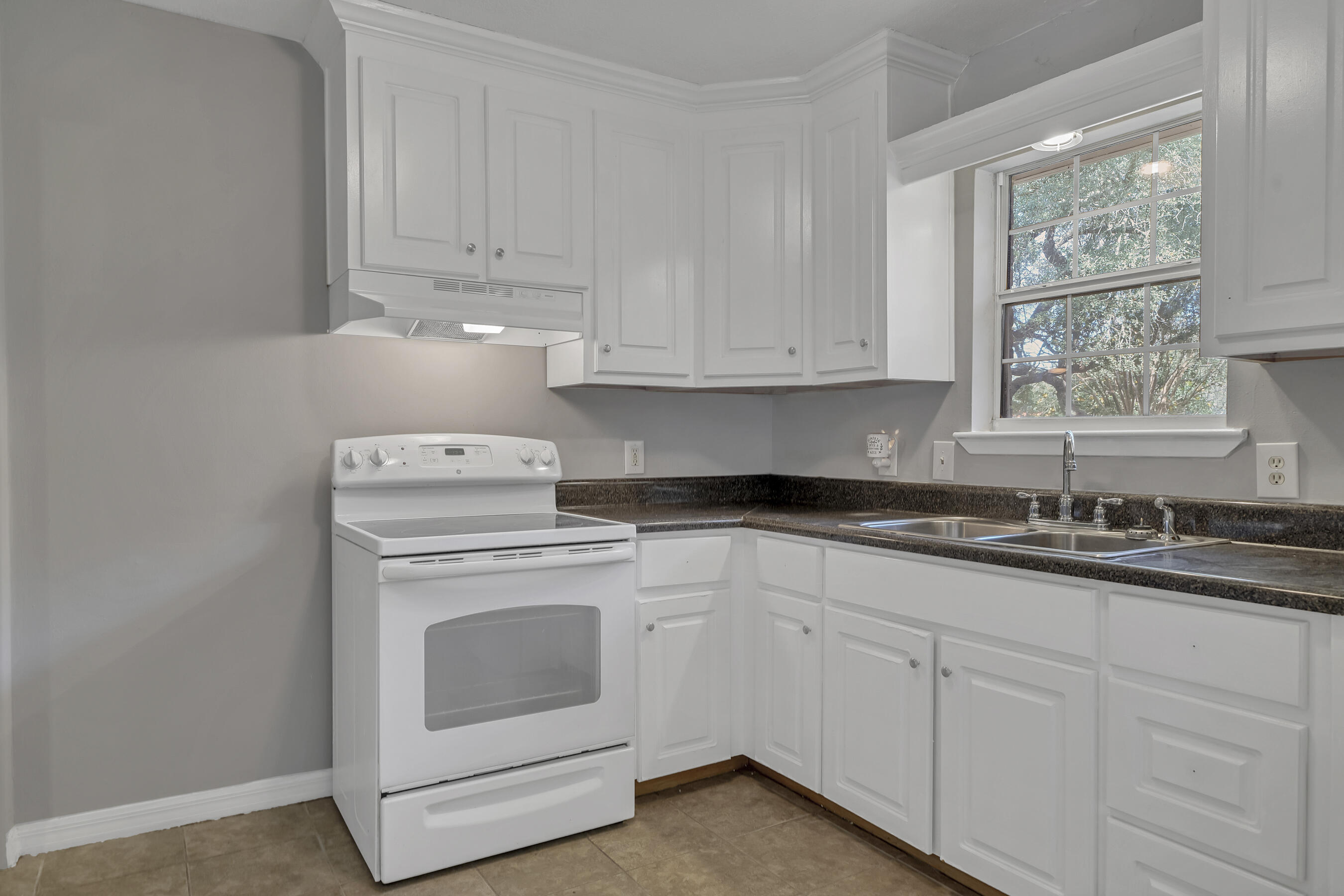 CHEROKEE ACRES - Residential