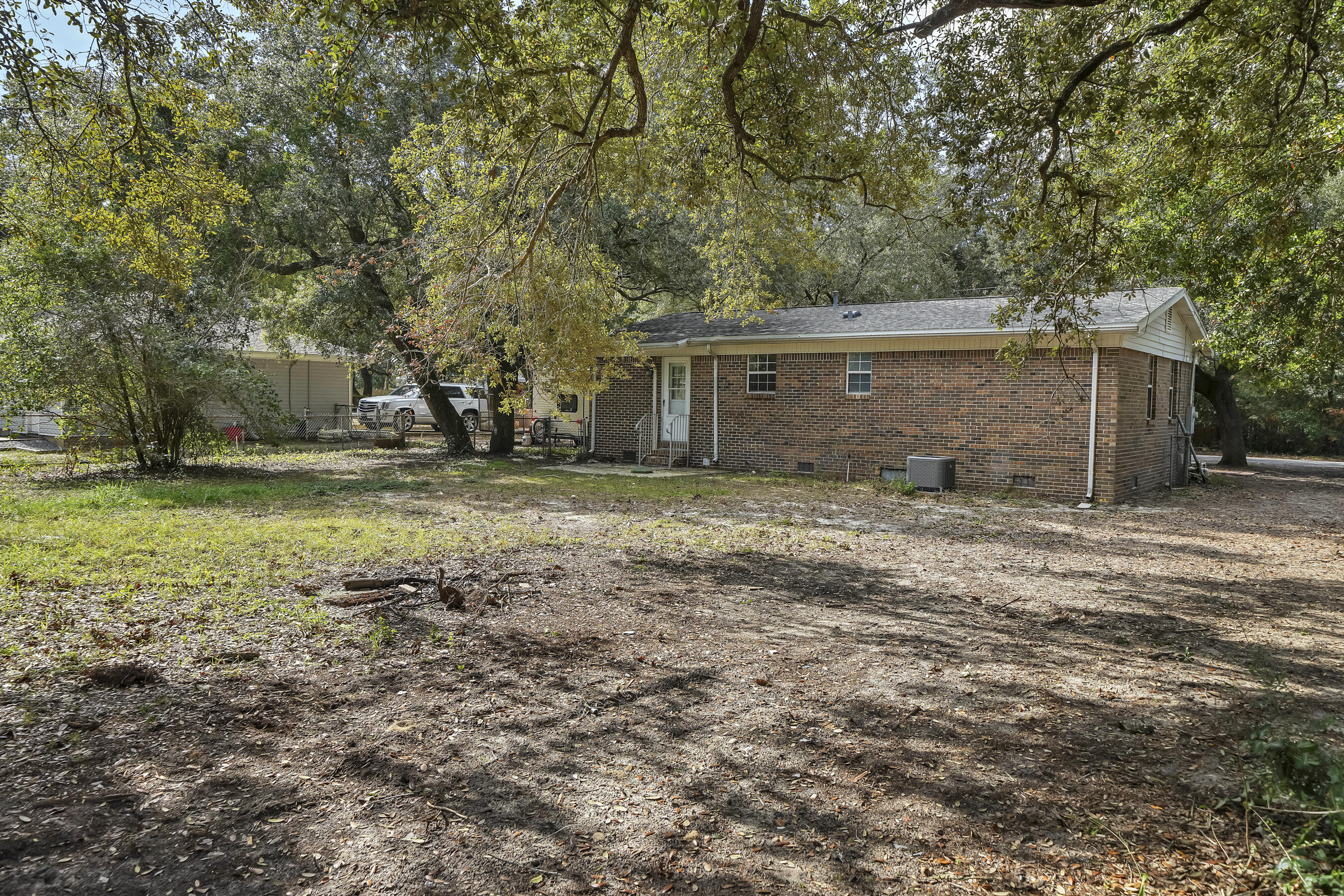 CHEROKEE ACRES - Residential