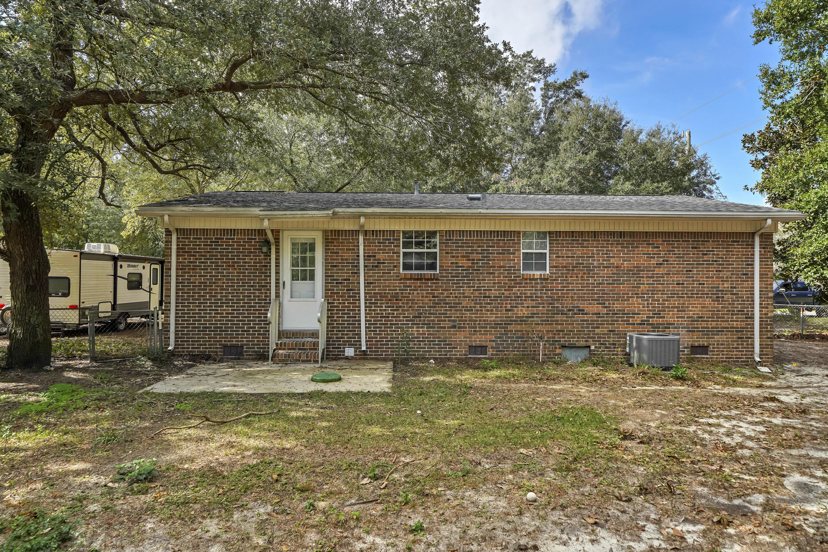 CHEROKEE ACRES - Residential