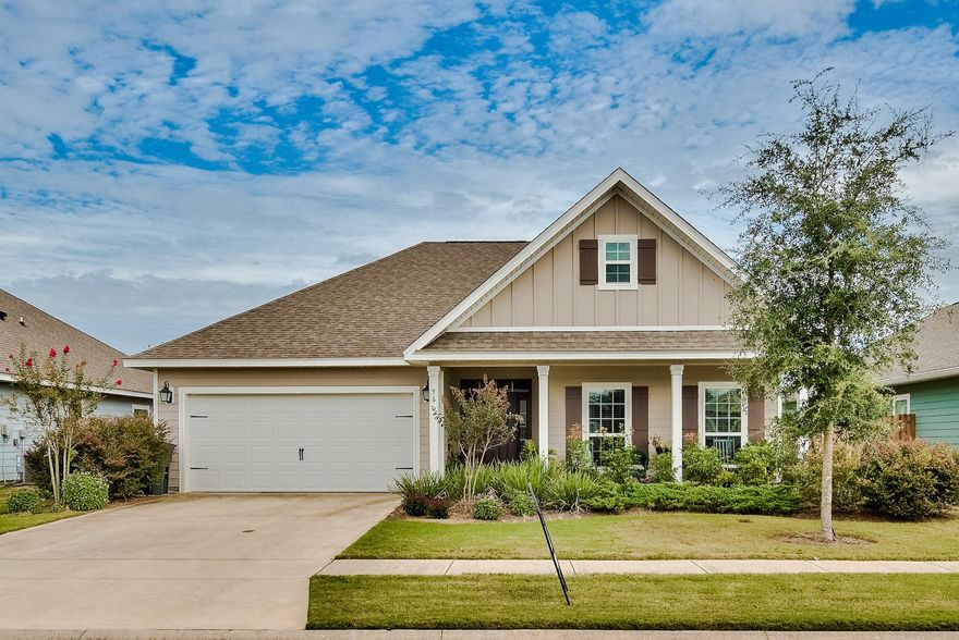 This Exceptionally maintained Bonaventure floor plan situated on Central Park in Hammock Bay.  This one owner home has been well maintained and shows like a brand new home! Beautiful Hardwood floors throughout the living area carpet in the bedrooms, tile baths in an open floor plan layout.  The outdoor views of the green space at Central Park extend your yard, walk out the screen porch for a game of ball. Lush landscaping with a large open porch make for a beautiful curb appeal on approach. Call to schedule your showing today. I don't believe this home will be on the market long.