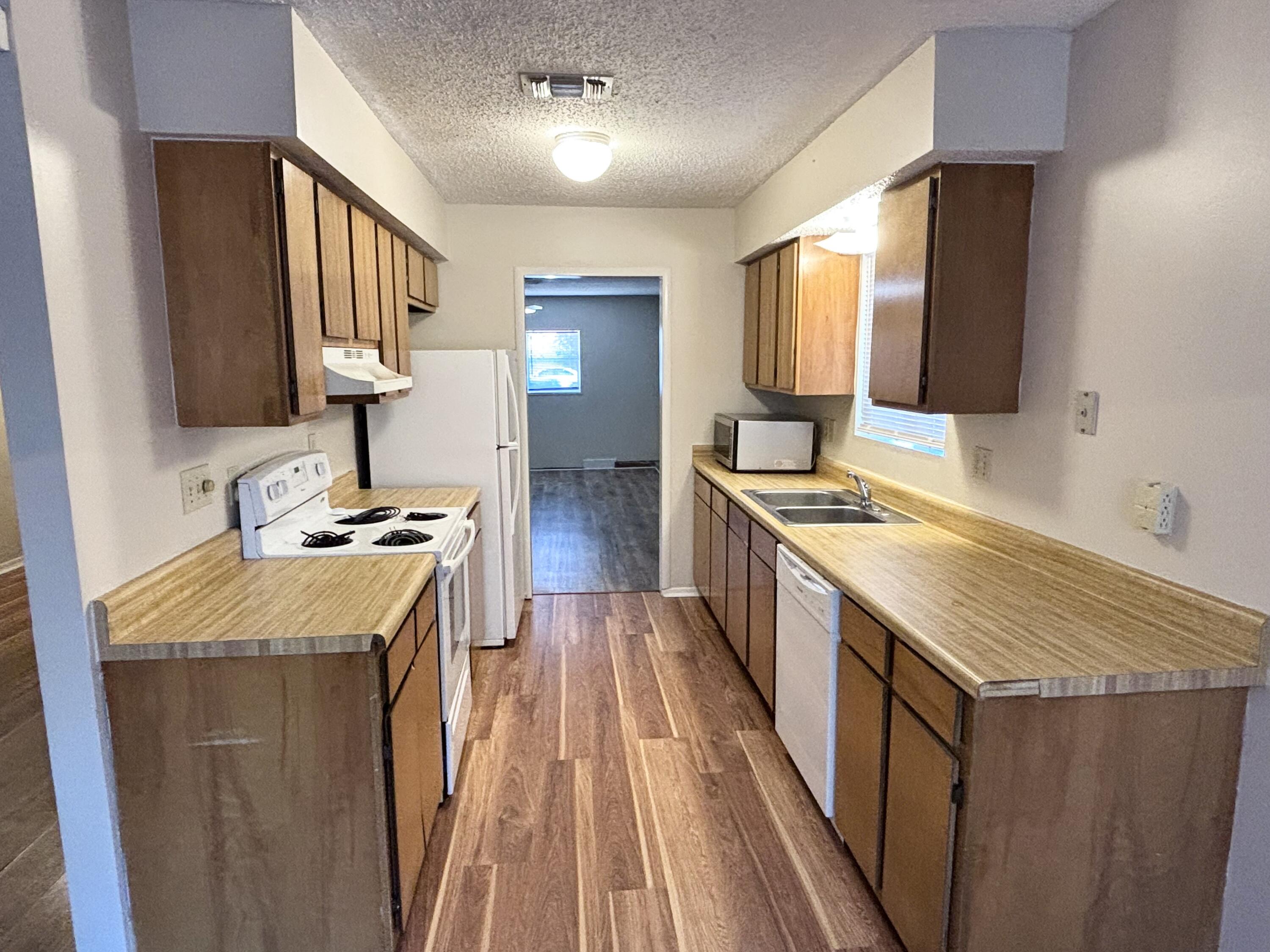 WYNNEHAVEN BEACH ESTATES - Residential Lease