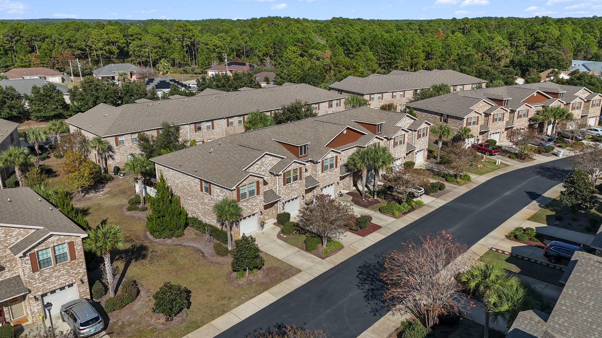 RESERVE POINTE - Residential