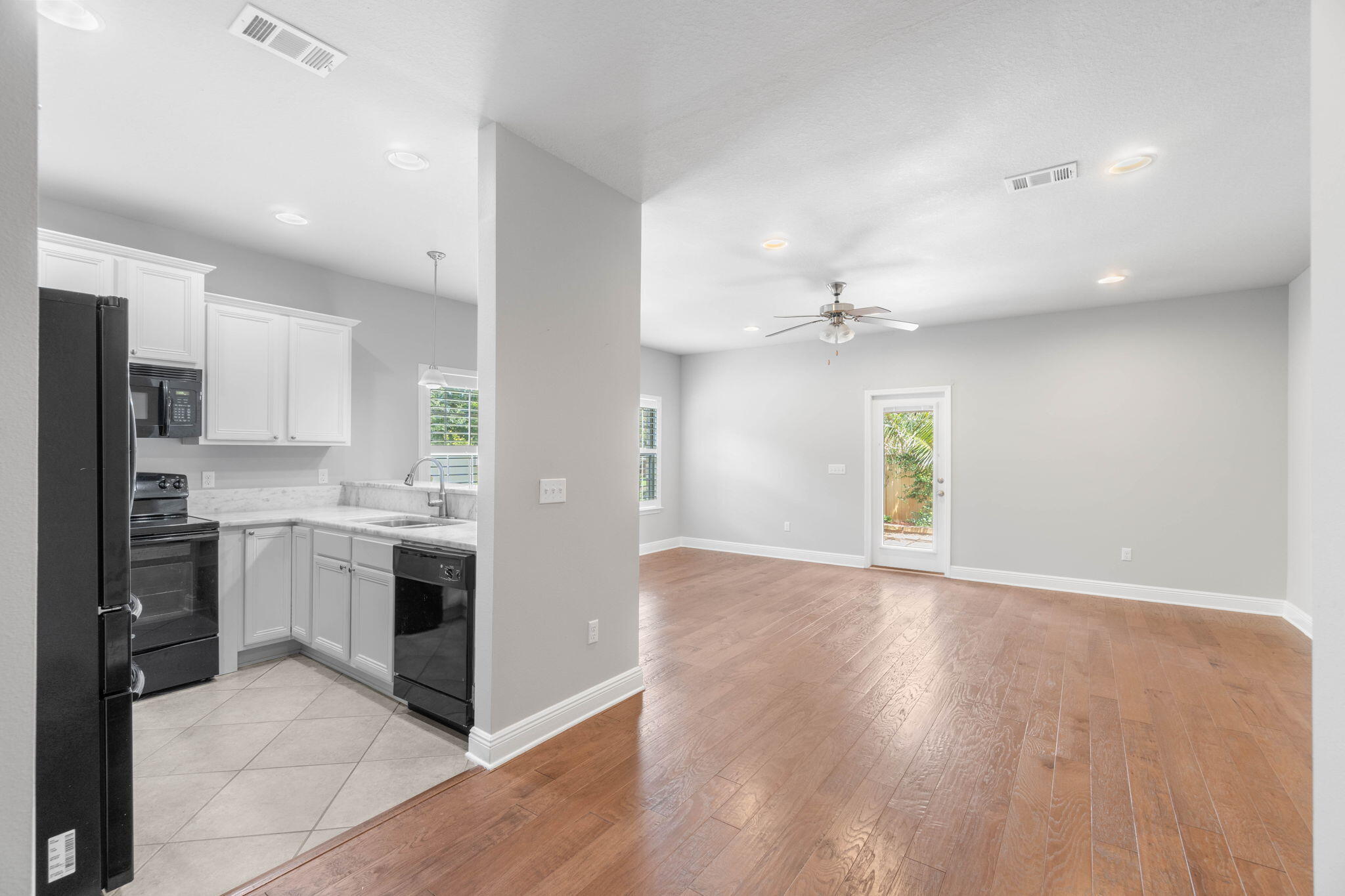 RESERVE POINTE - Residential