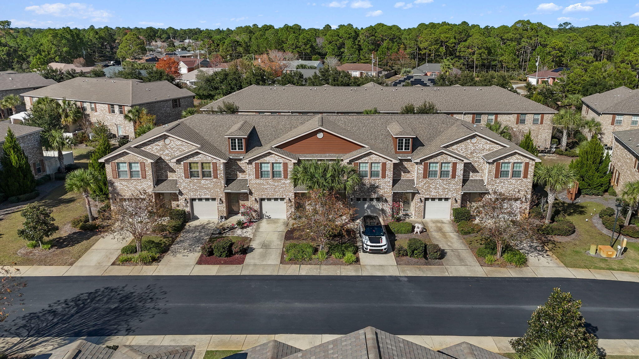 RESERVE POINTE - Residential