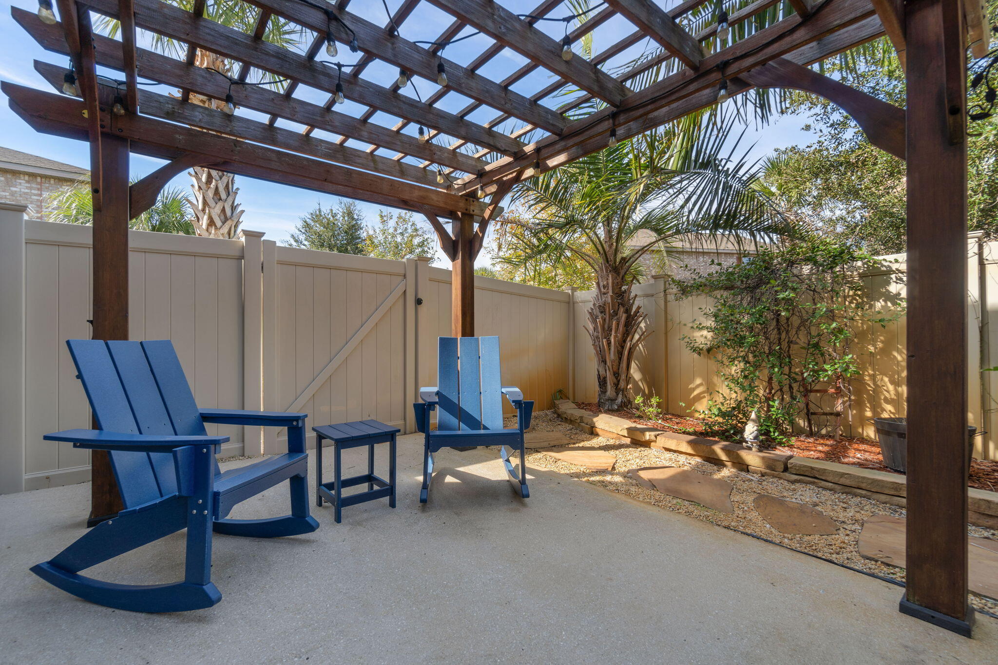 RESERVE POINTE - Residential