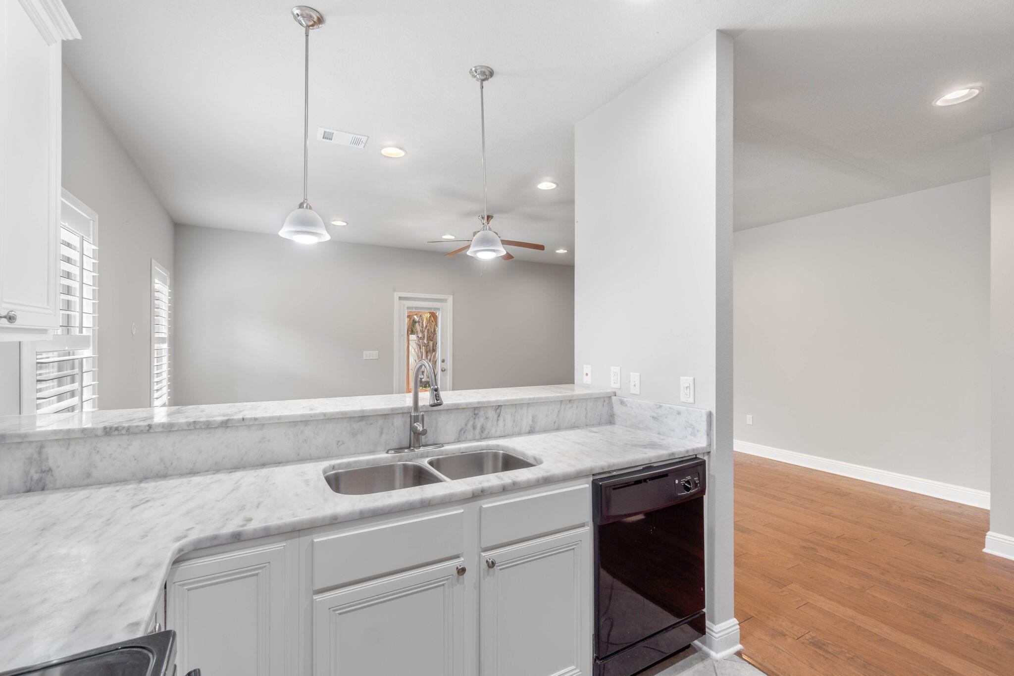 RESERVE POINTE - Residential