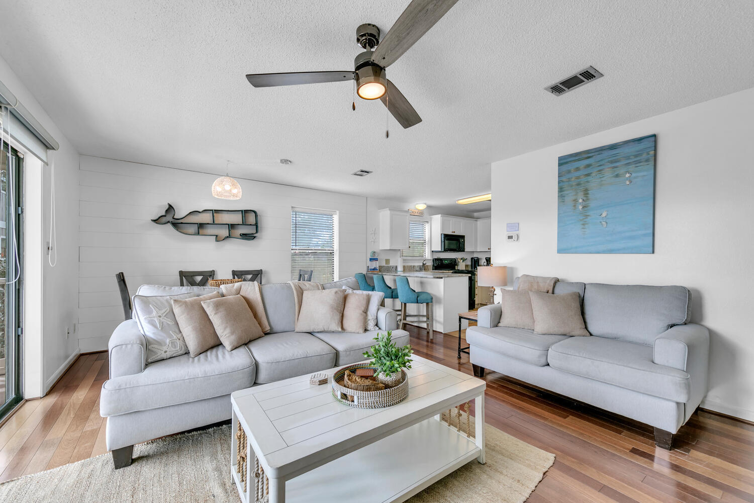 BEACHWOOD VILLAS CONDO PH 2 - Residential