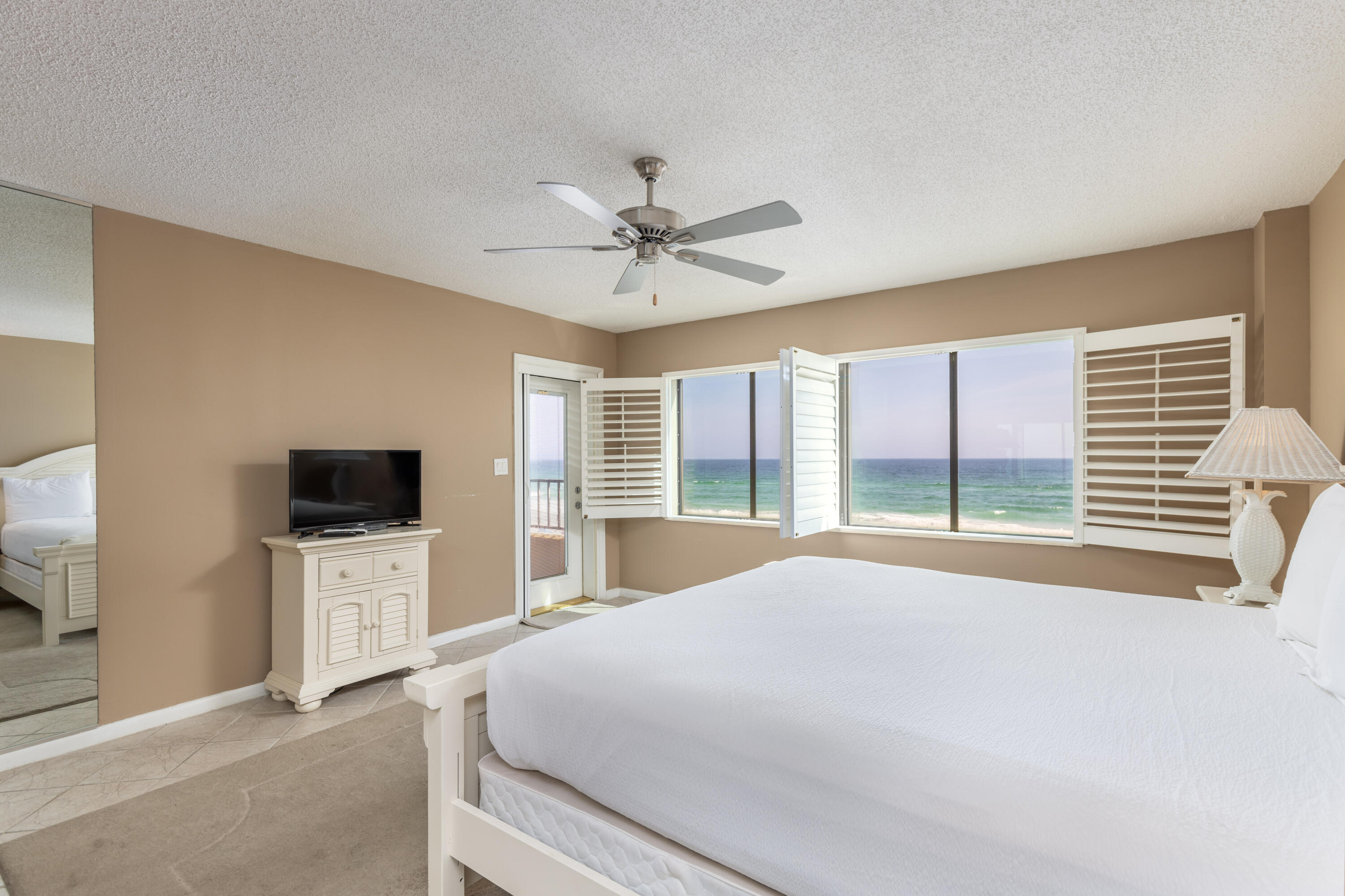 SURF DWELLER CONDO - Residential