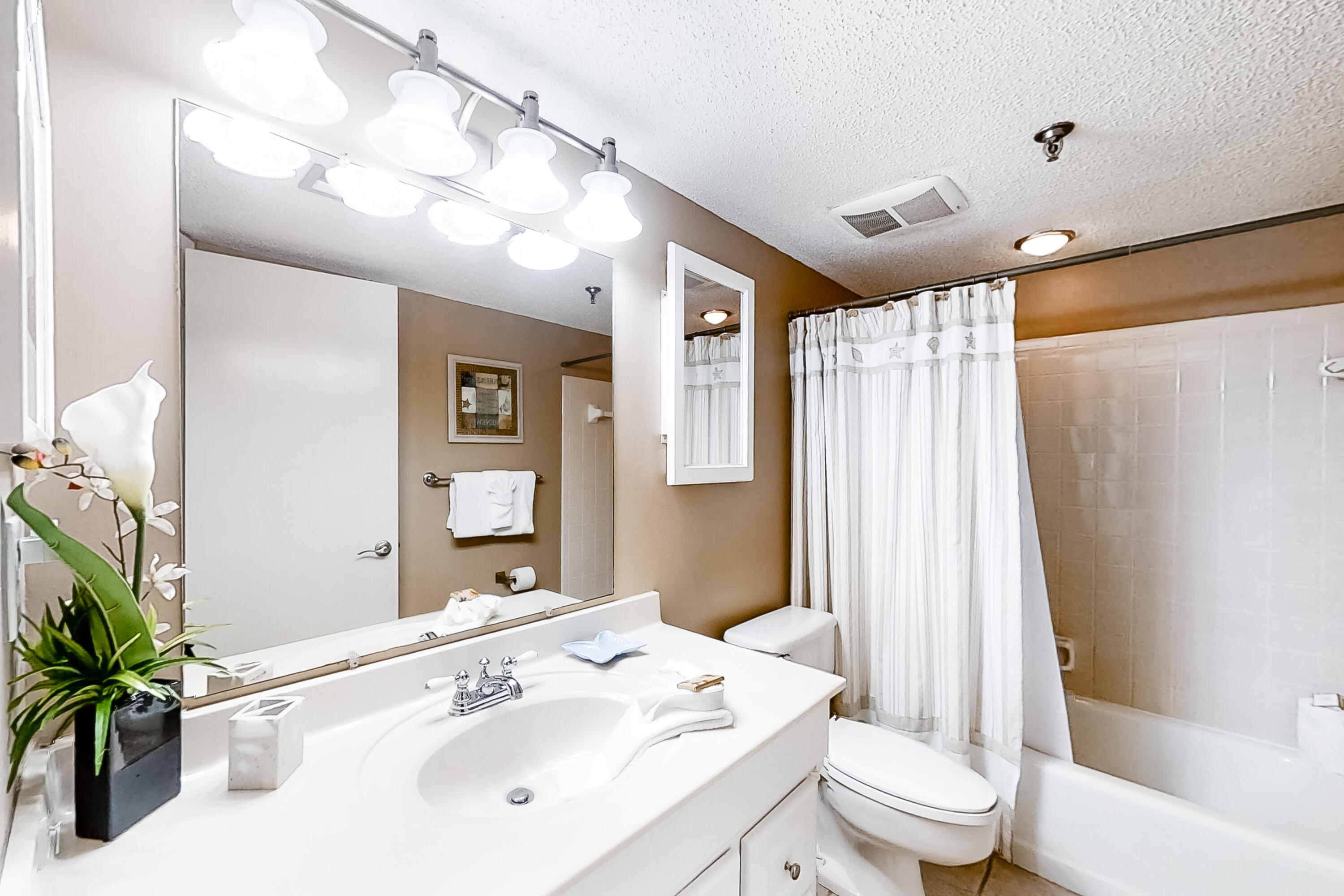 SURF DWELLER CONDO - Residential