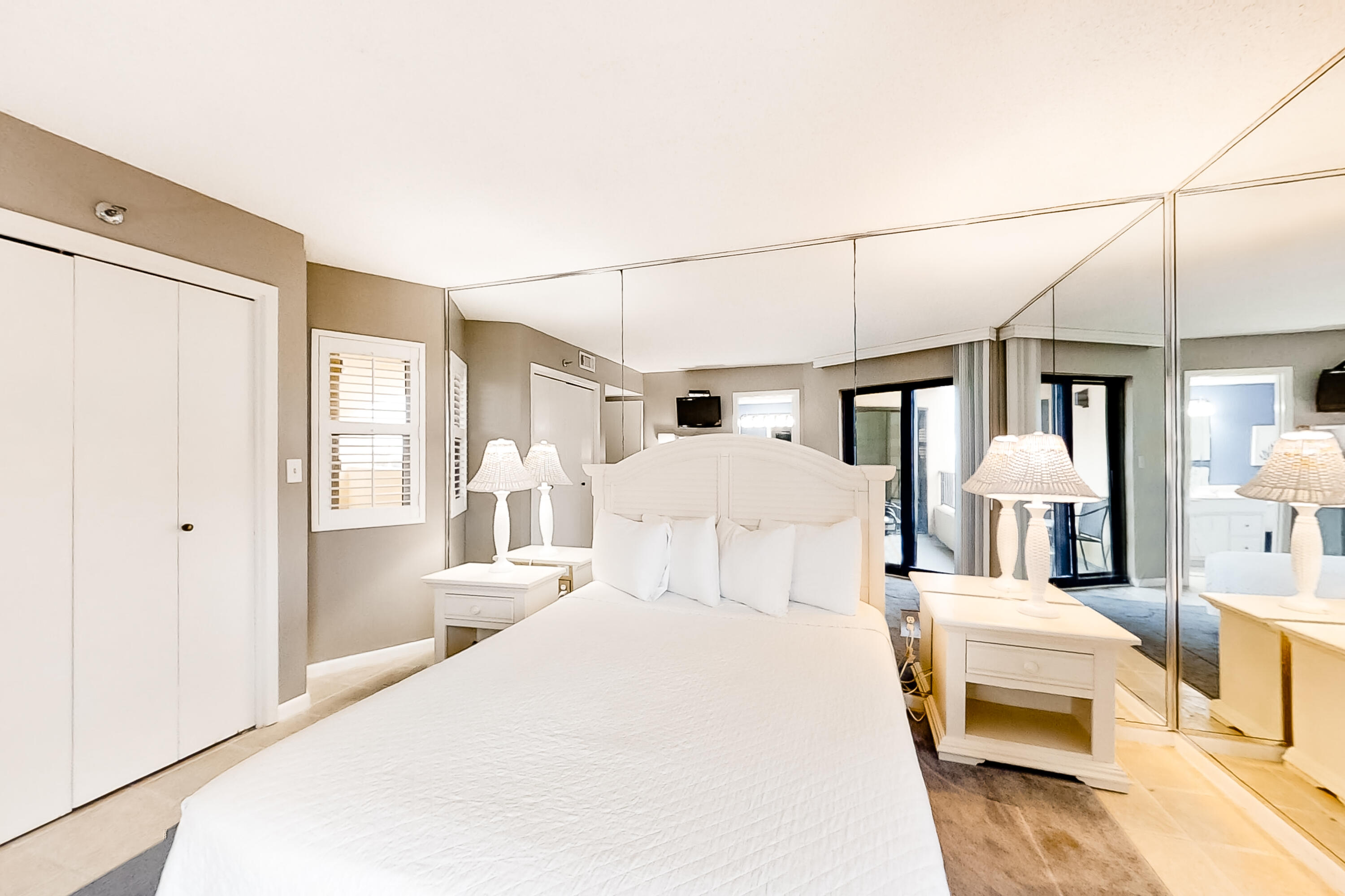 SURF DWELLER CONDO - Residential