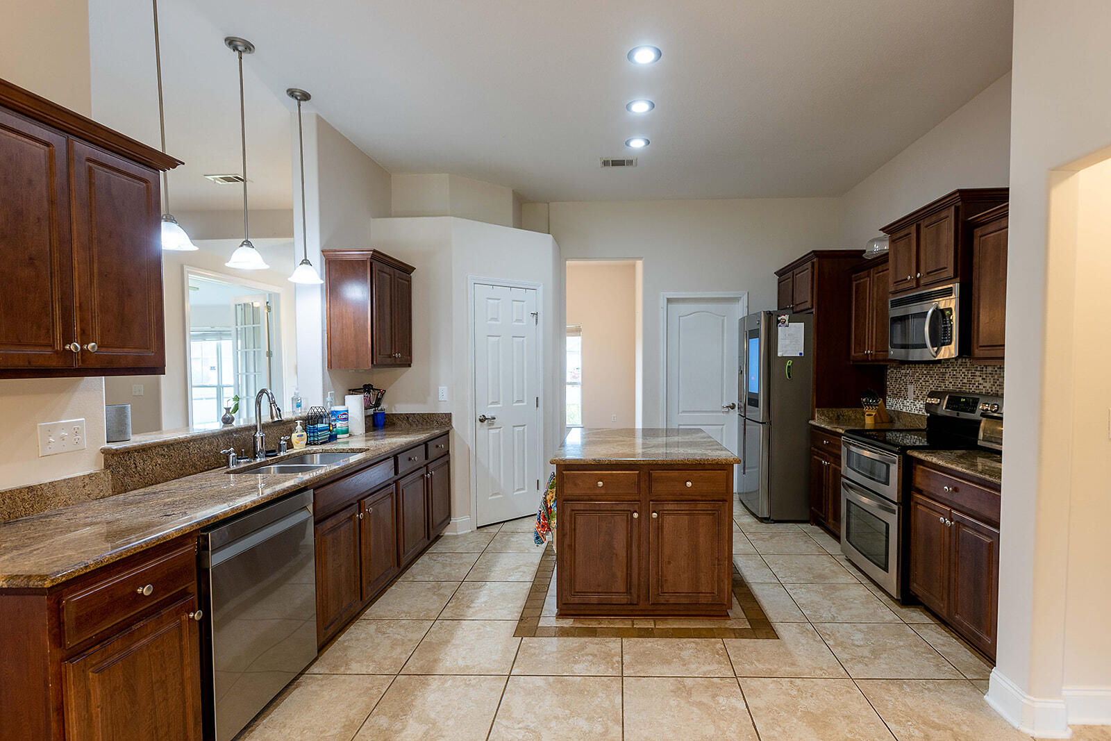 SKY RIDGE ESTATES 1ST ADD - Residential