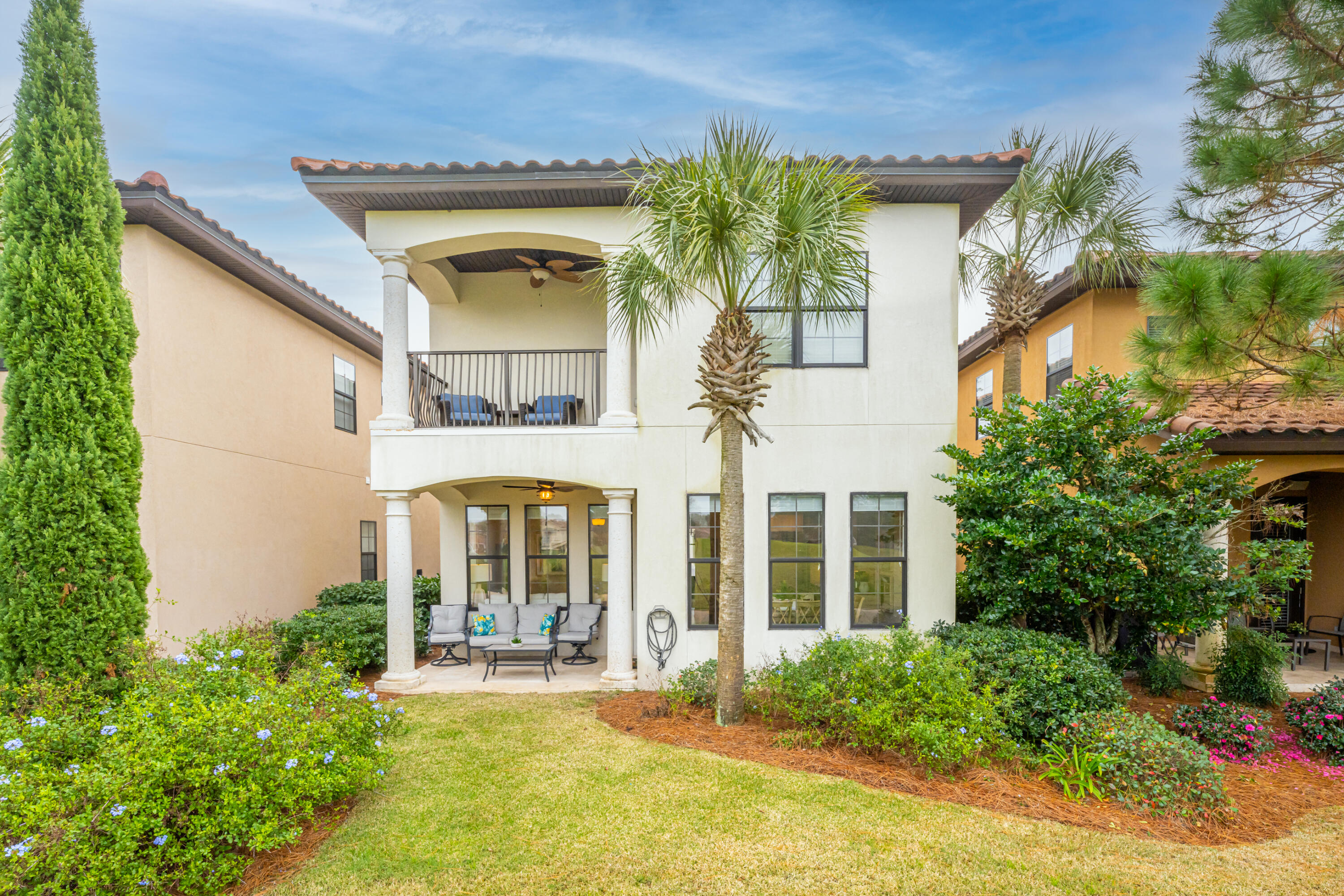 VILLA LAGO - Residential