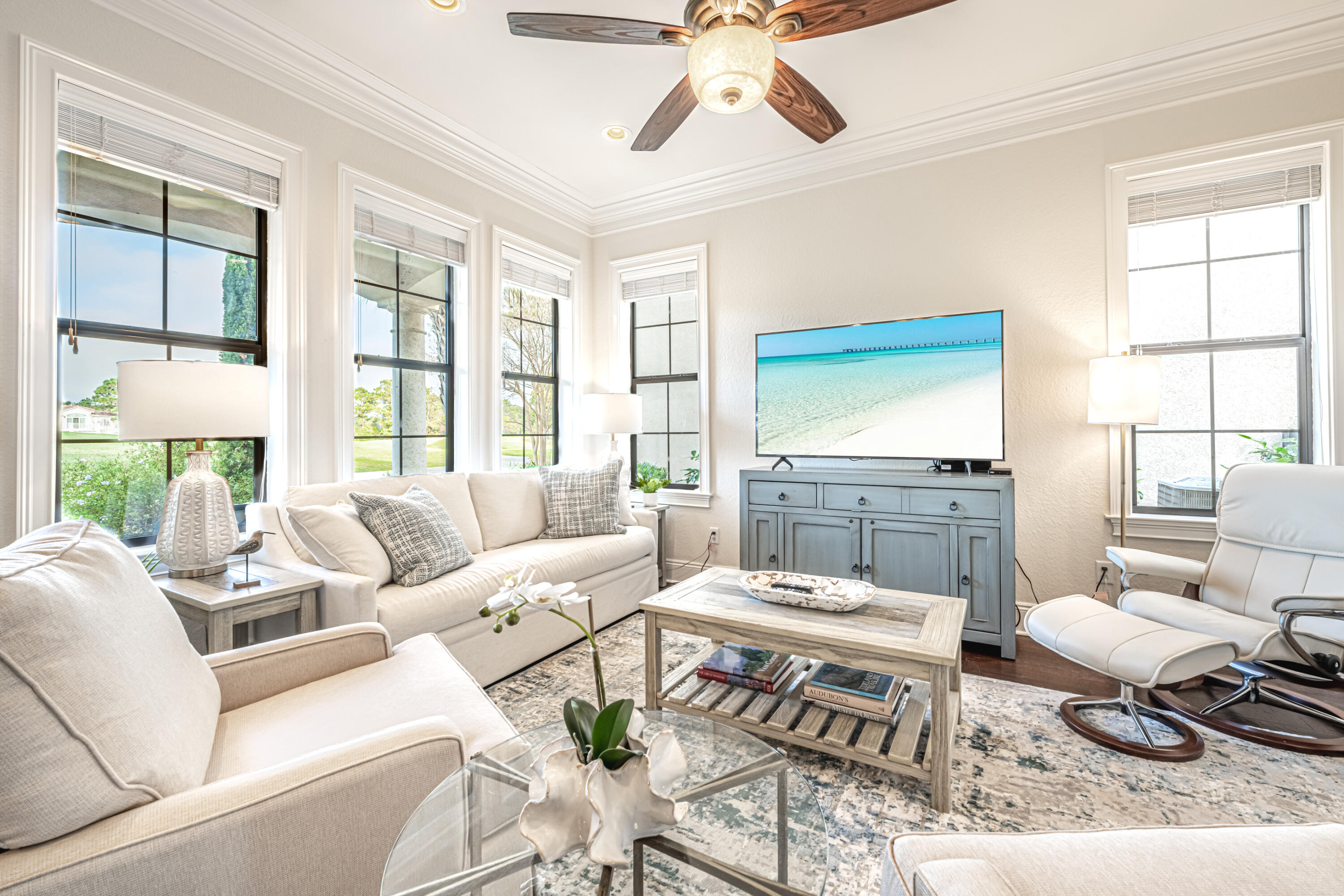 VILLA LAGO - Residential