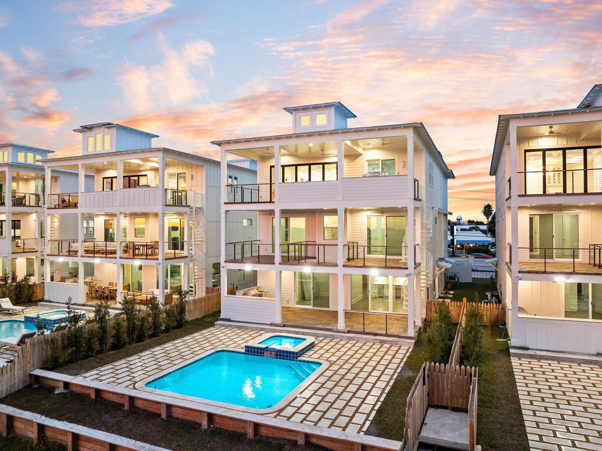 714 Harbor Boulevard