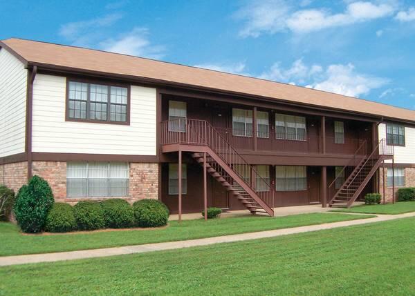 Call Nakeita at (850) 275-9310 for more information! Fresh and cozy 1 bedroom at Stratford Place Apartments! Includes washer/dryer hookups and a dishwasher. Laundry facility onsite! Clean, affordable and move-in ready. Fast approvals and 2nd chance friendly!