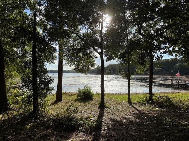 LAKE HOLLEY ESTATES - Land