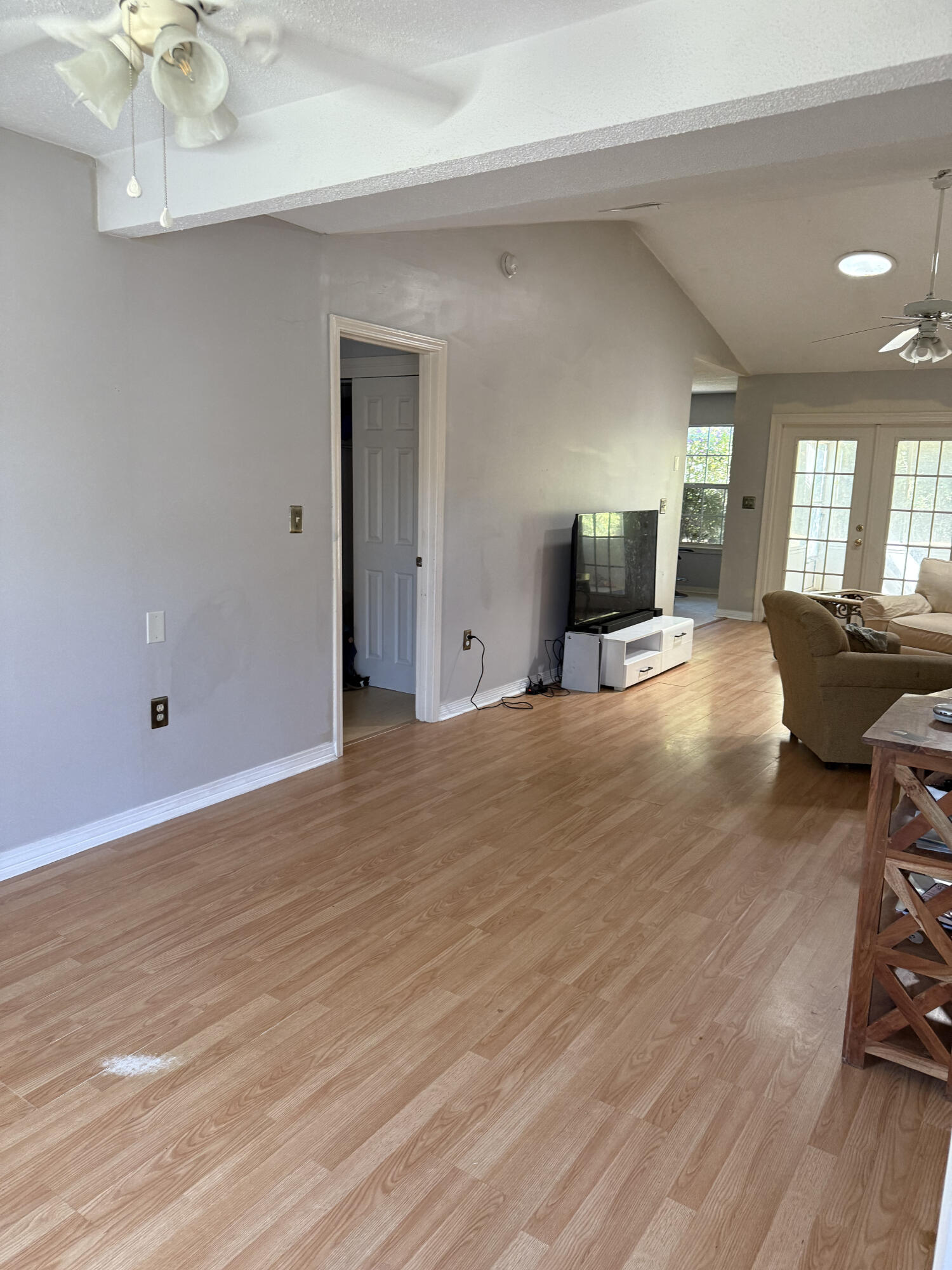 SOUTH POINTE ESTATES - Residential