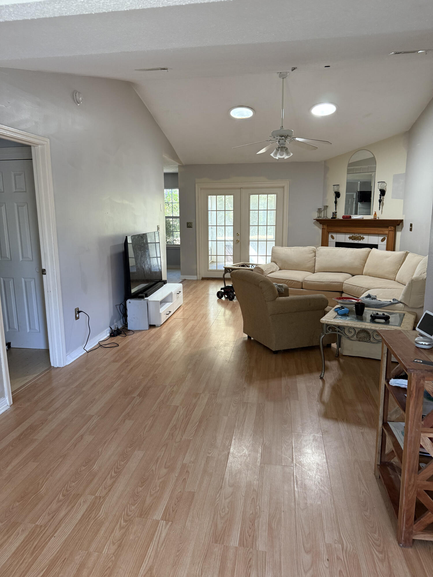 SOUTH POINTE ESTATES - Residential