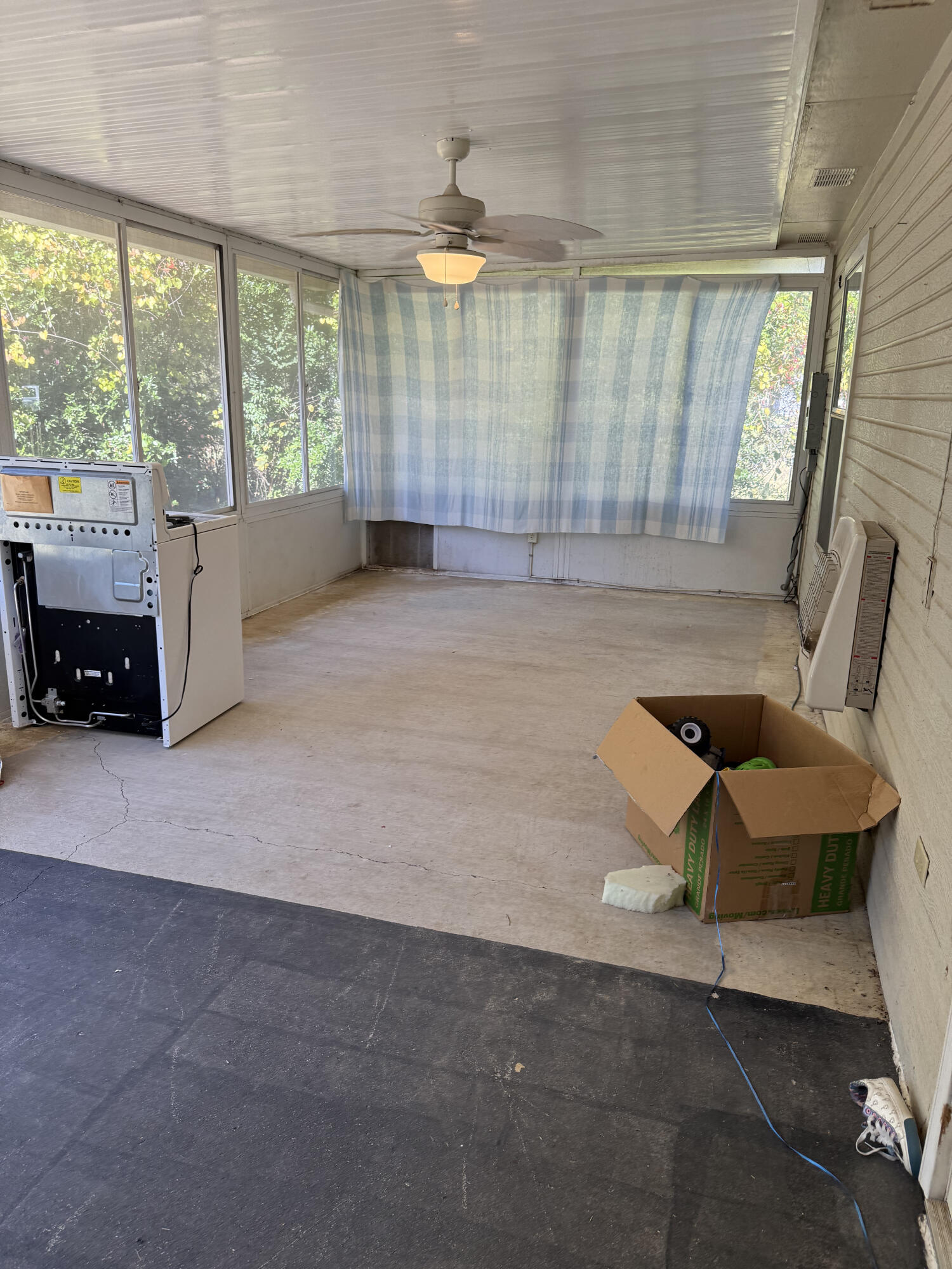 SOUTH POINTE ESTATES - Residential