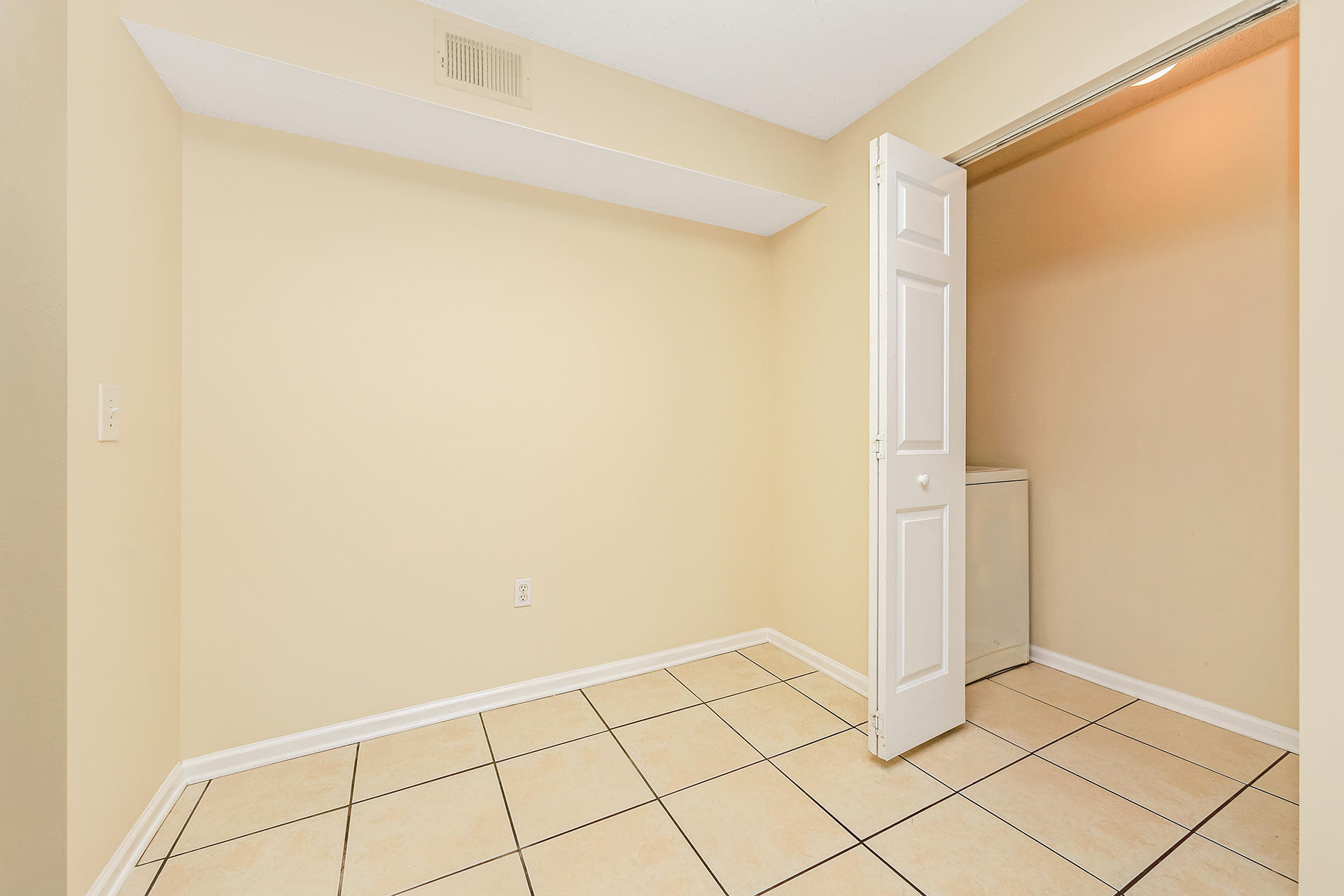 Indian Lake Condo Unit 169 Bldg 2 - Residential