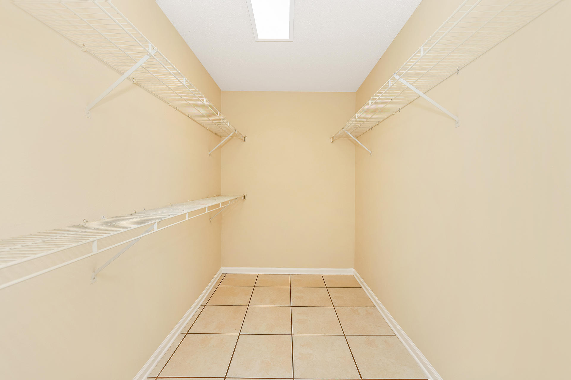 Indian Lake Condo Unit 169 Bldg 2 - Residential