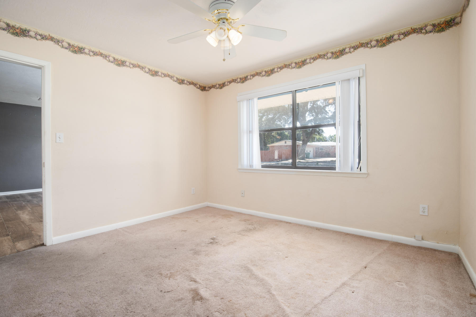 OAK TREE PARK - Residential