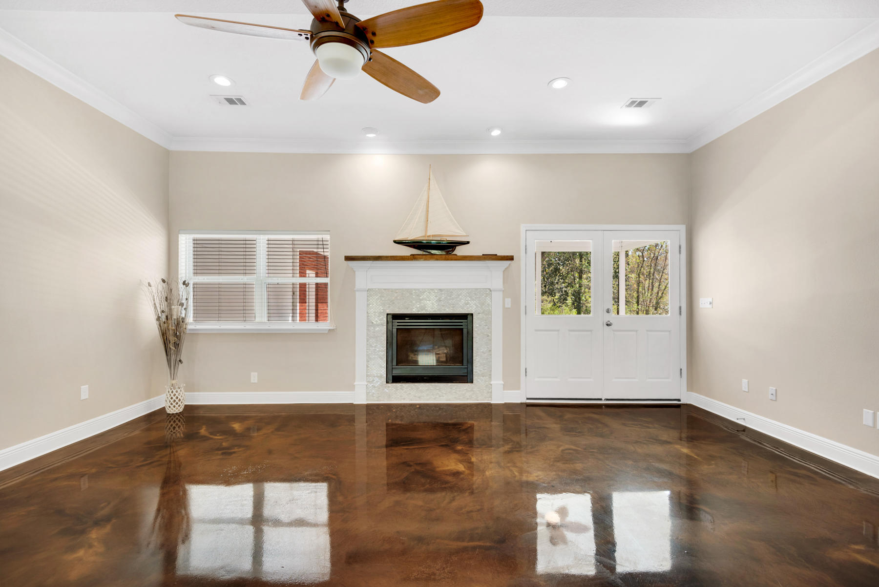 Bay Loop Rd - Residential