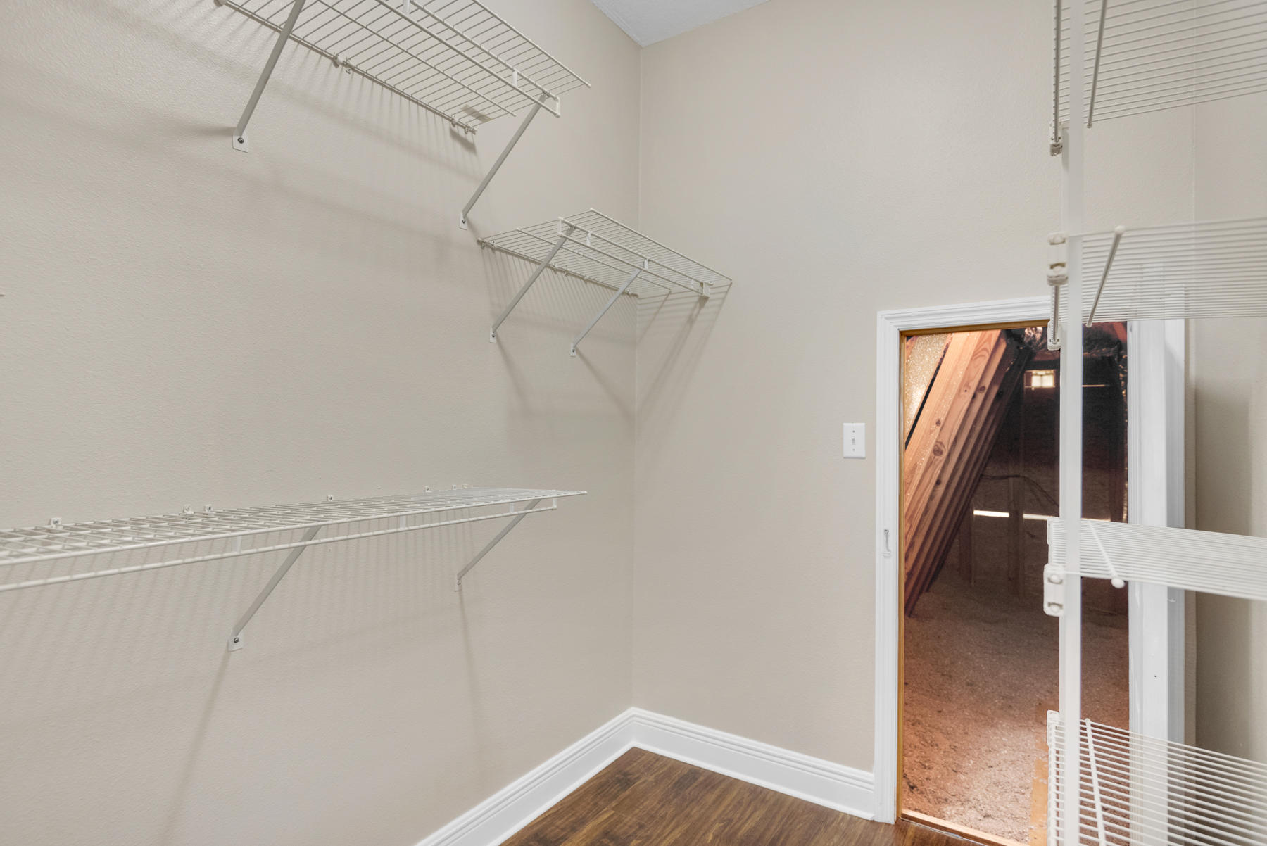 Bay Loop Rd - Residential