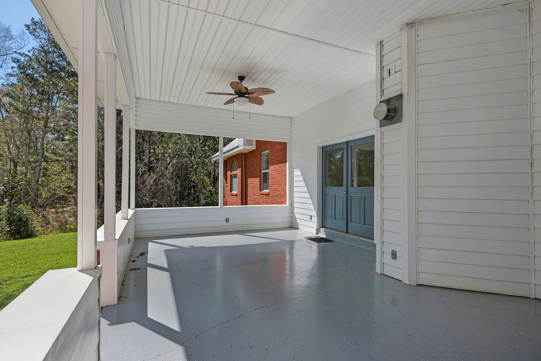 Bay Loop Rd - Residential