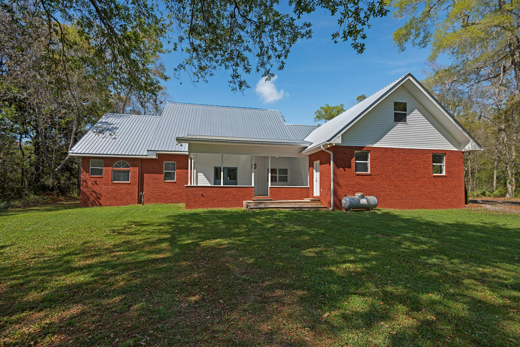 Bay Loop Rd - Residential