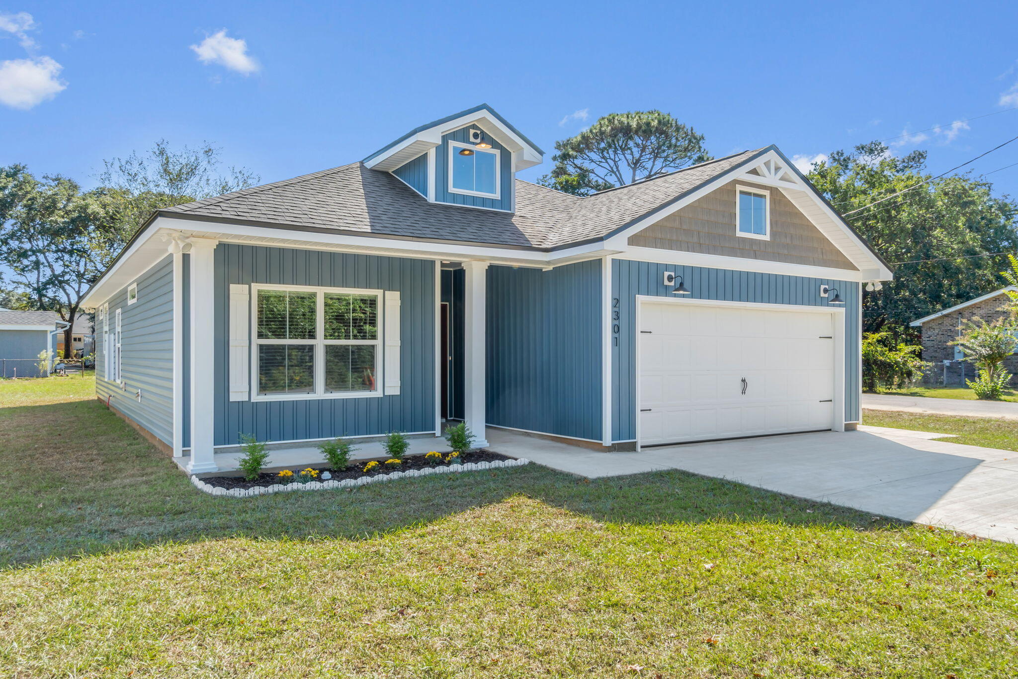 CRESCENT SHORES - Residential