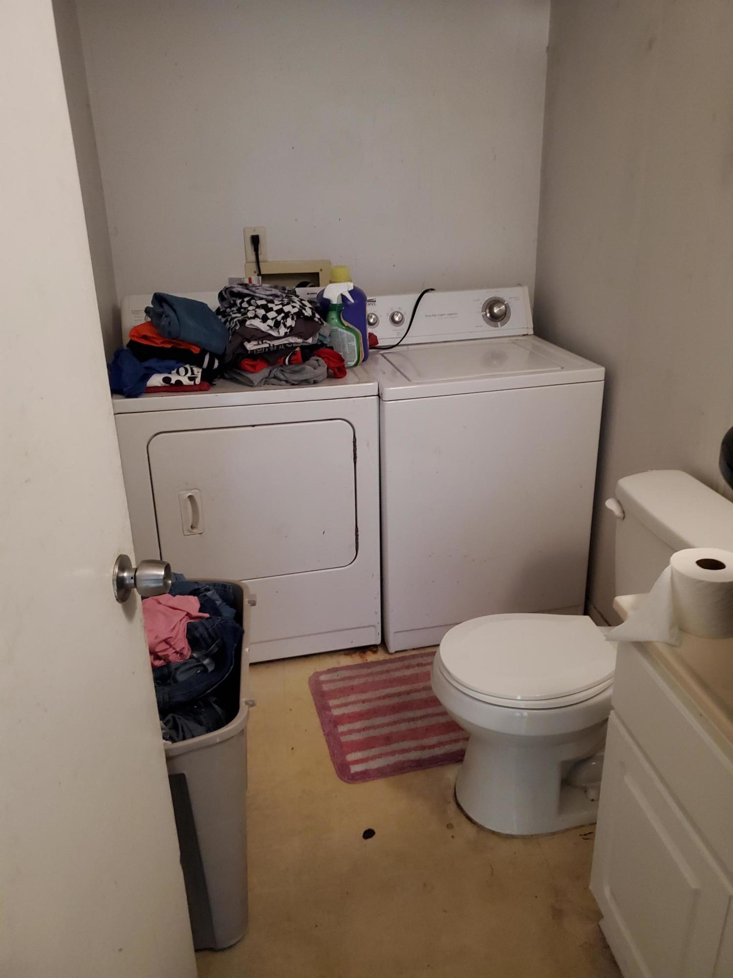 PINE SHADOWS T/H - Residential