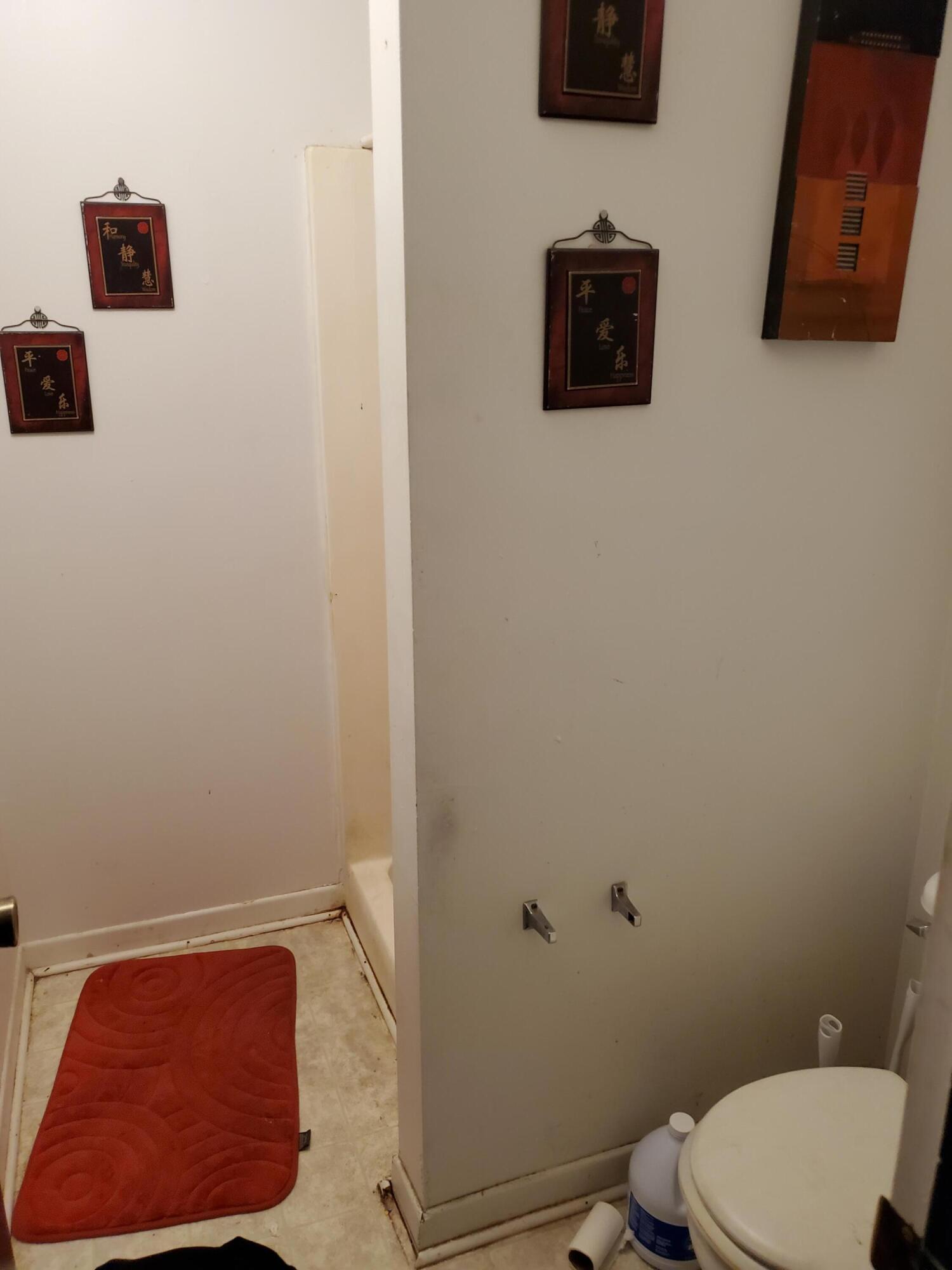 PINE SHADOWS T/H - Residential