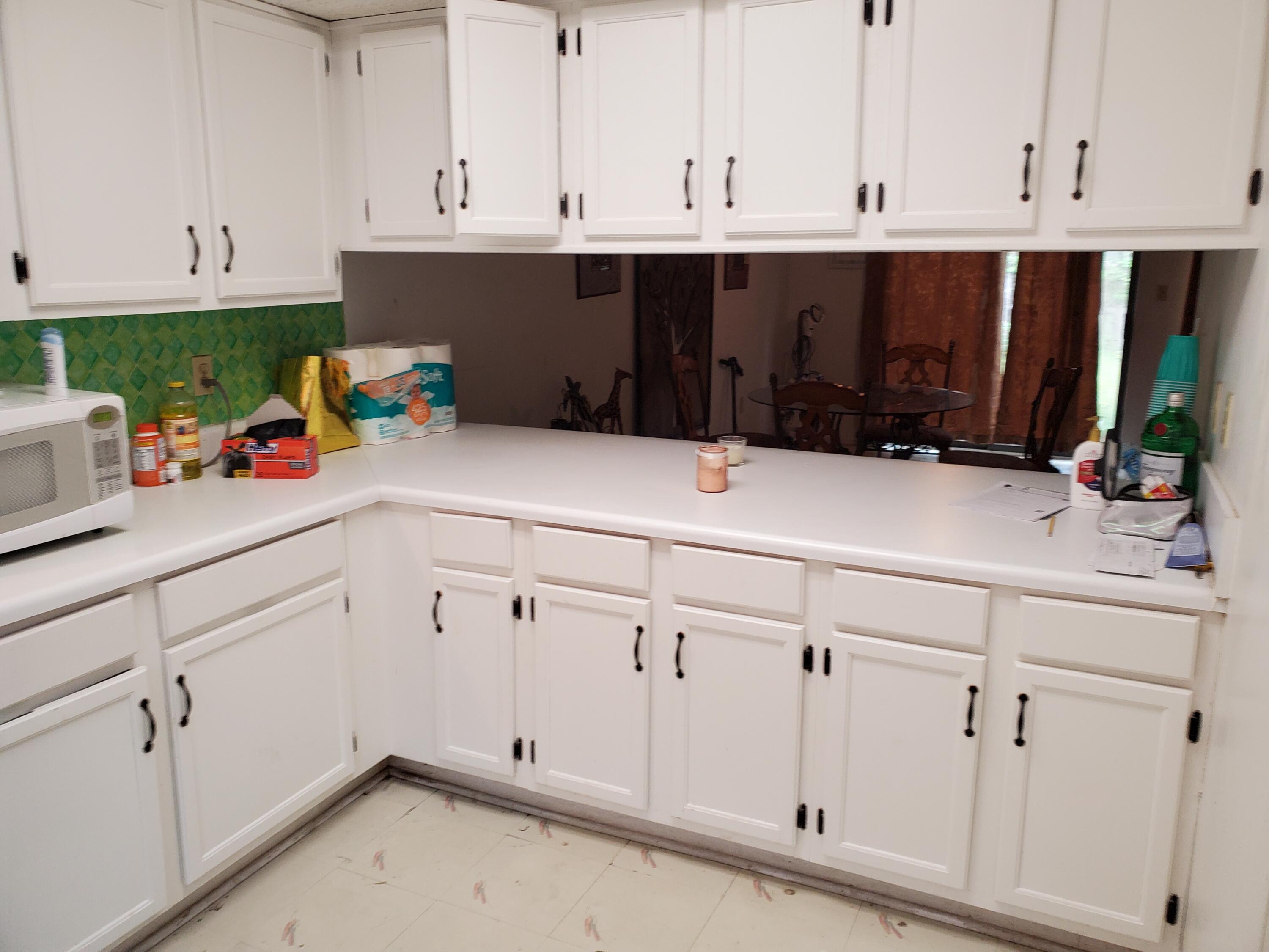 PINE SHADOWS T/H - Residential