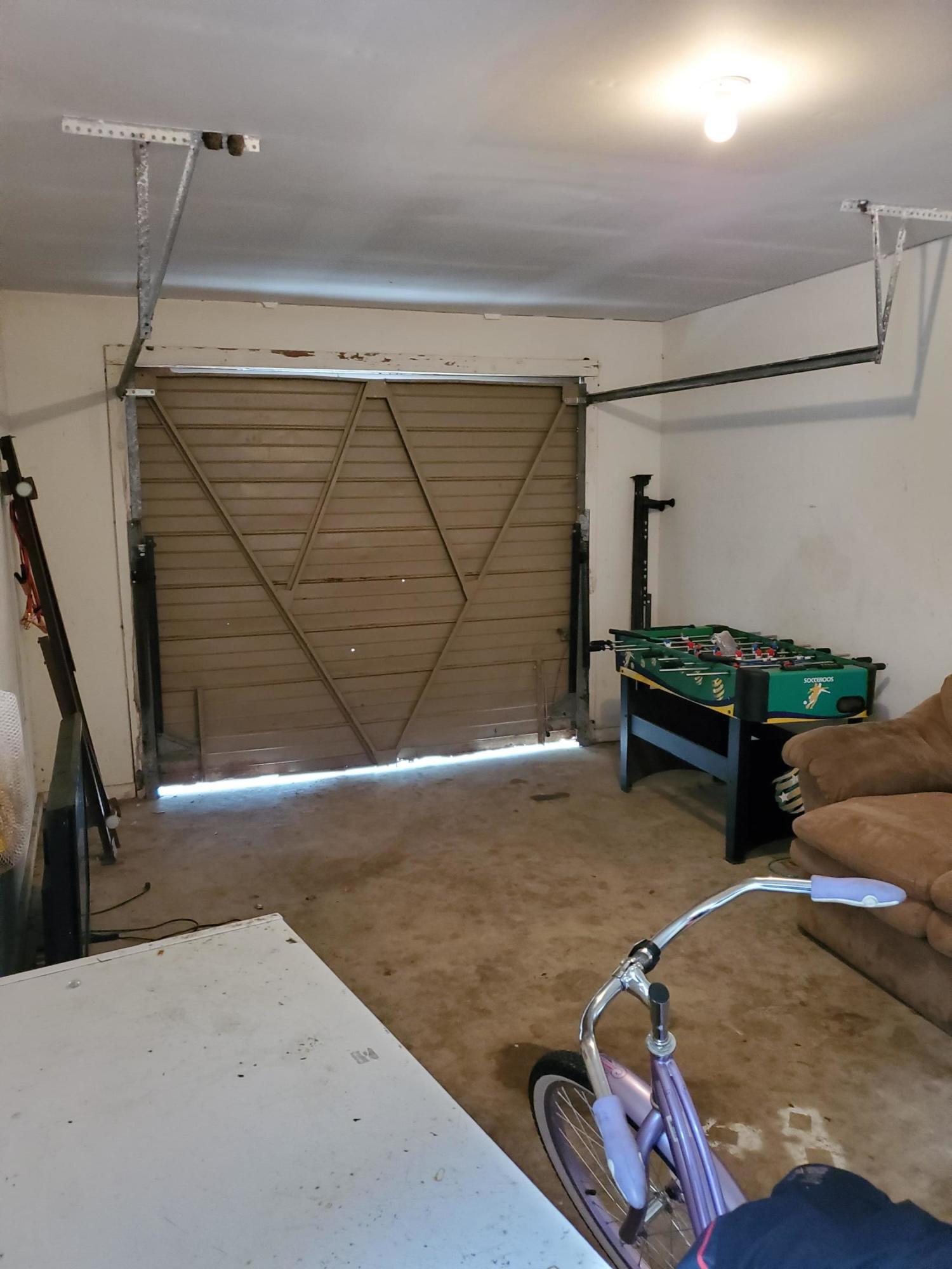 PINE SHADOWS T/H - Residential