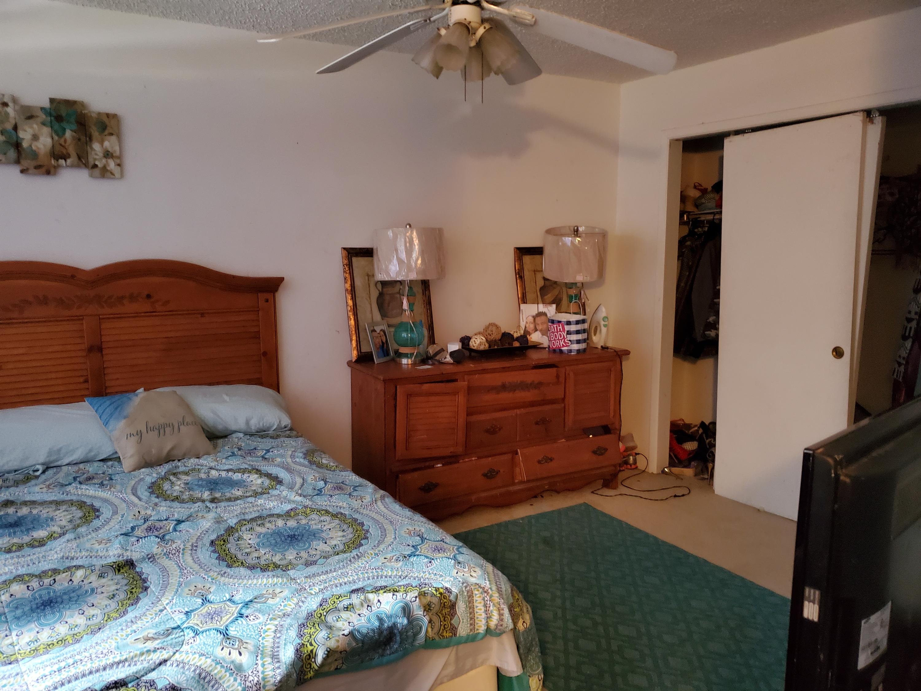 PINE SHADOWS T/H - Residential