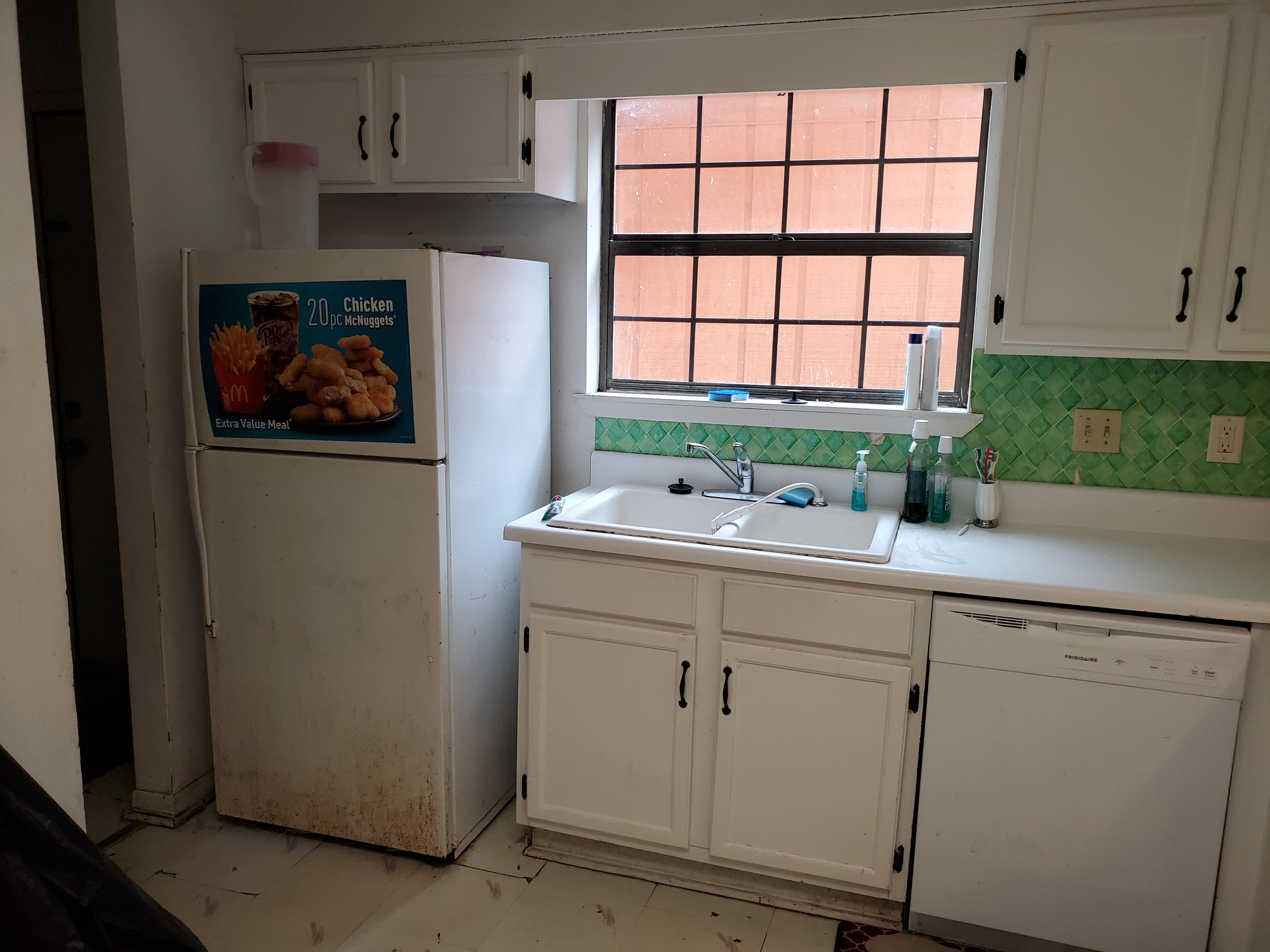 PINE SHADOWS T/H - Residential