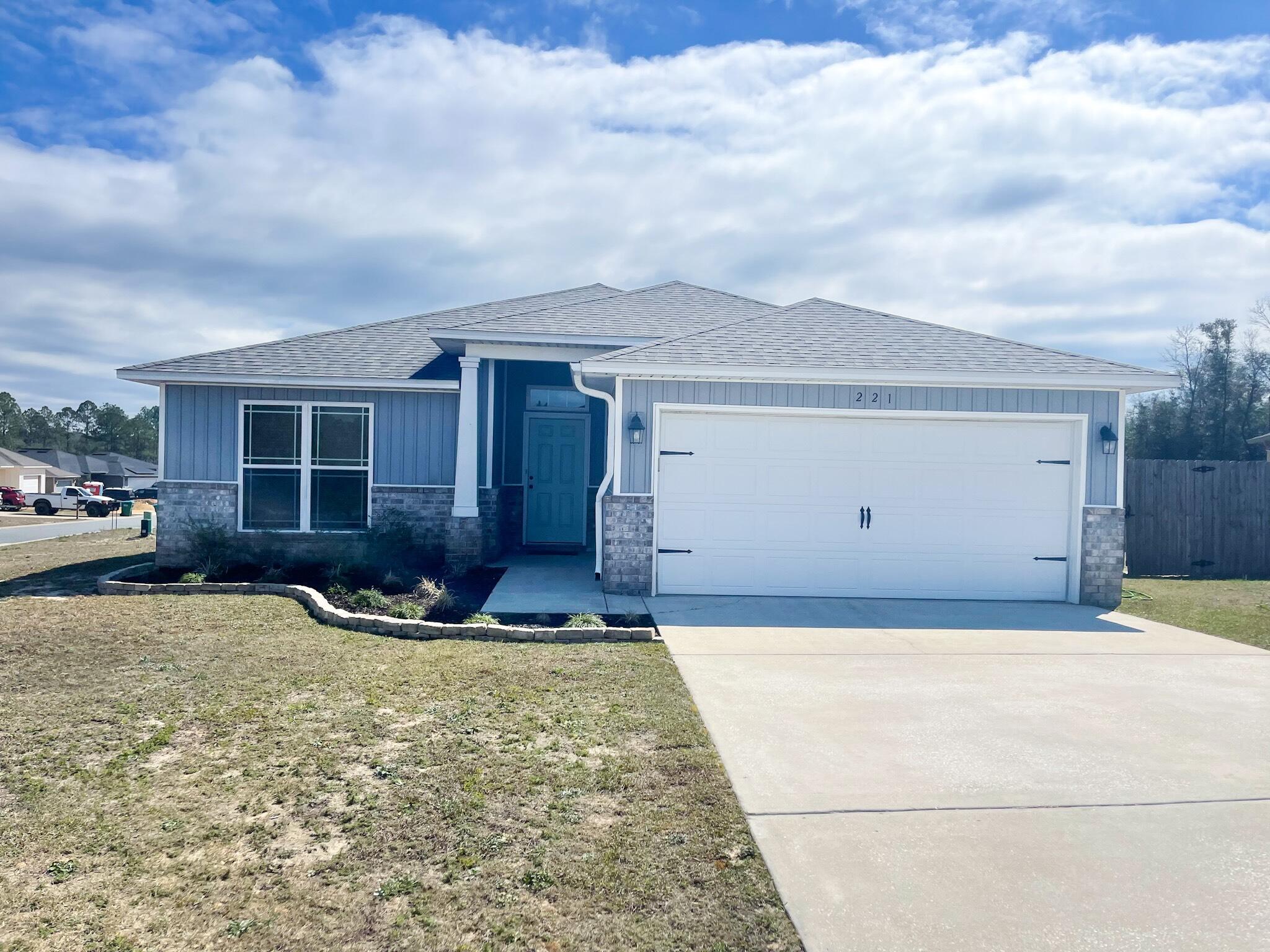 Well maintained 3BR/2BA home is conveniently located south of Interstate 10 in Crestview near Antioch Elementary School. Some features this home offers are privacy fenced back yard, raised ceilings, granite counter tops, separate shower in master bath along with a garden tub and laminate flooring in living areas.