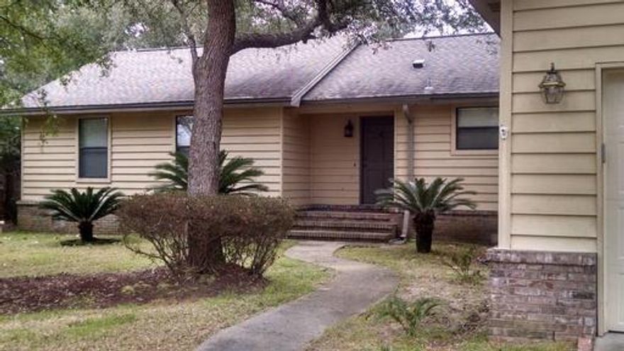 This centrally located Bluewater Bay property provides easy access to all the community offers; shopping, sports, restaurants, golf, water access ...to name a few. Custom built by Gary Miller this home is situated on a large lot with mature landscaping. Privacy fencing helps create your own backyard oasis with ample room for gardening or your new pool. While inside the home, you will enjoy kitchen updates like, granite counters, large floor tiles and painted white cabinets complete with a large pantry cabinet. Beautiful wood floors run throughout the living, dining, hallways and bedrooms with tile in the kitchen and main bathroom. This home is perfect for community life.