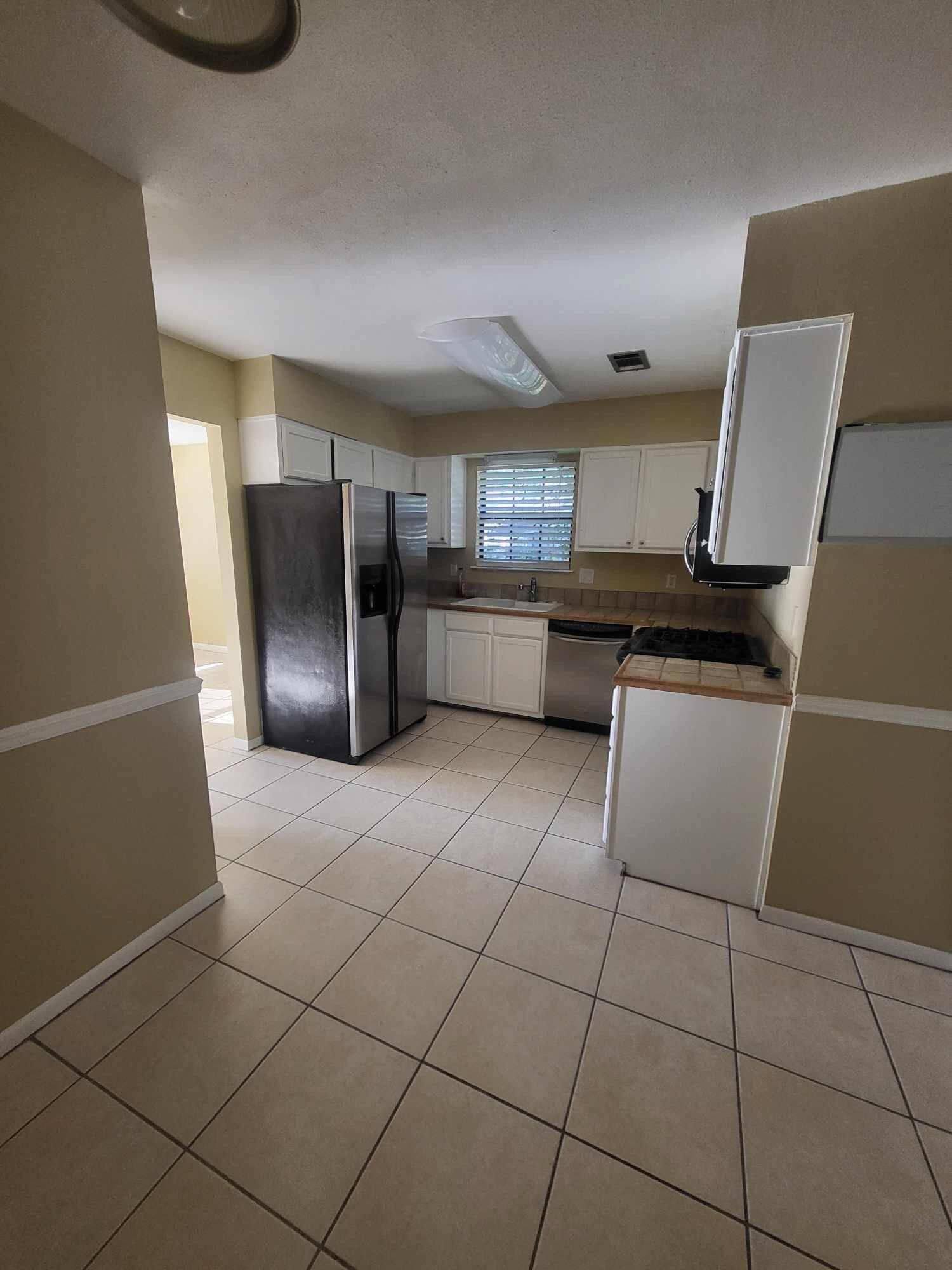 Holly/Navarre - Residential Lease