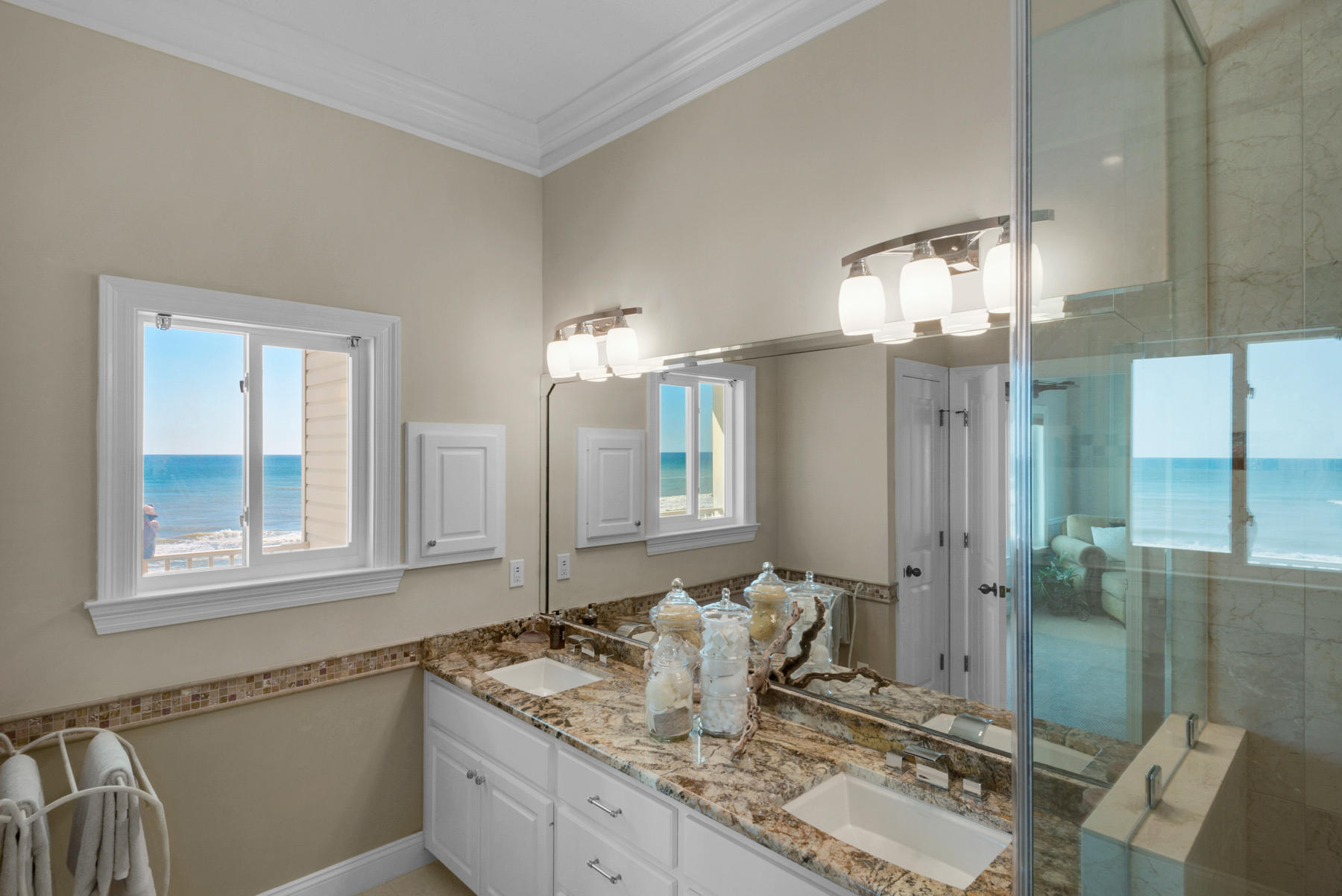 LAGUNA BEACH ESTATES - Residential