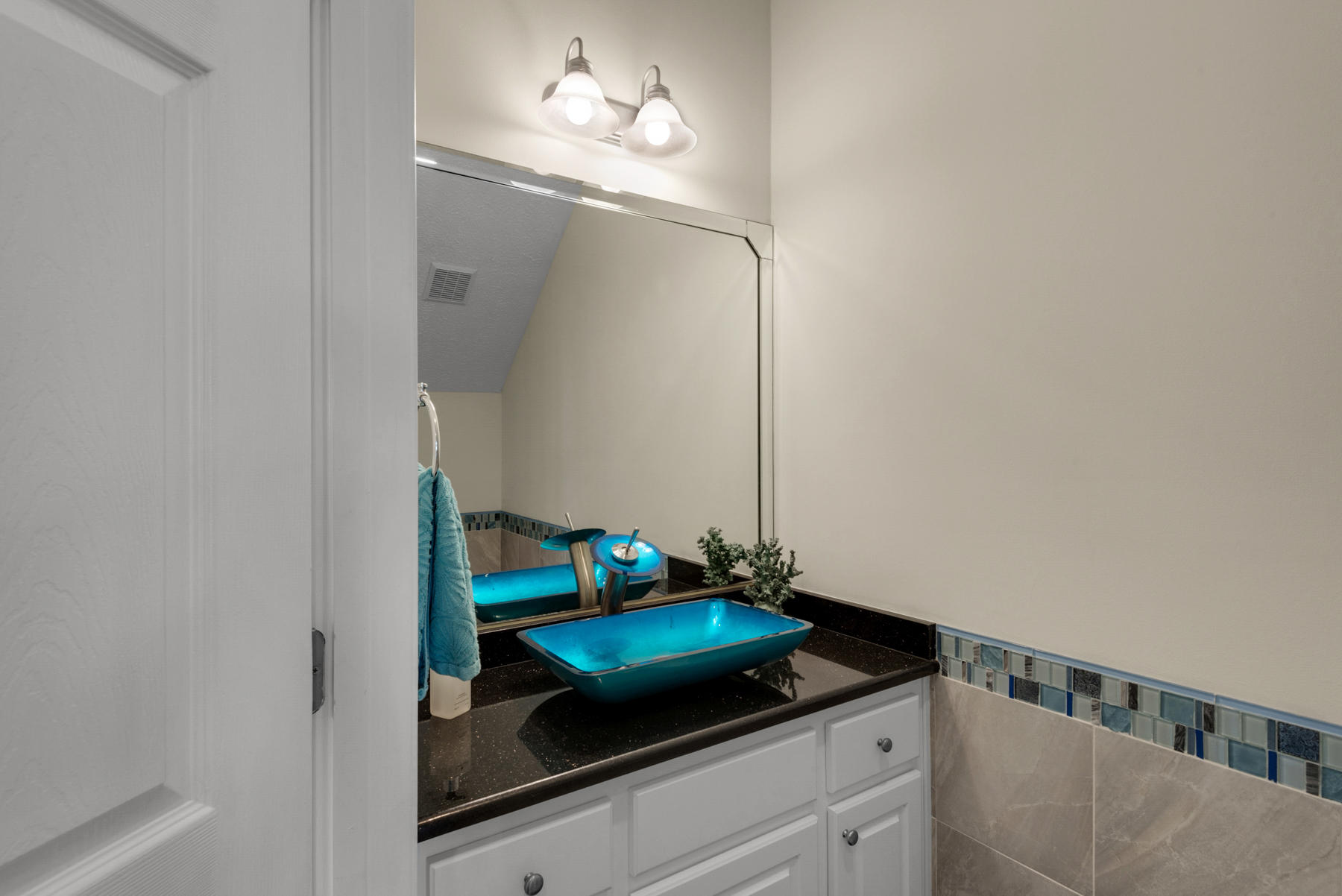 LAGUNA BEACH ESTATES - Residential