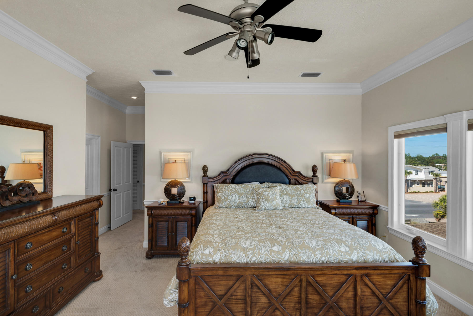 LAGUNA BEACH ESTATES - Residential