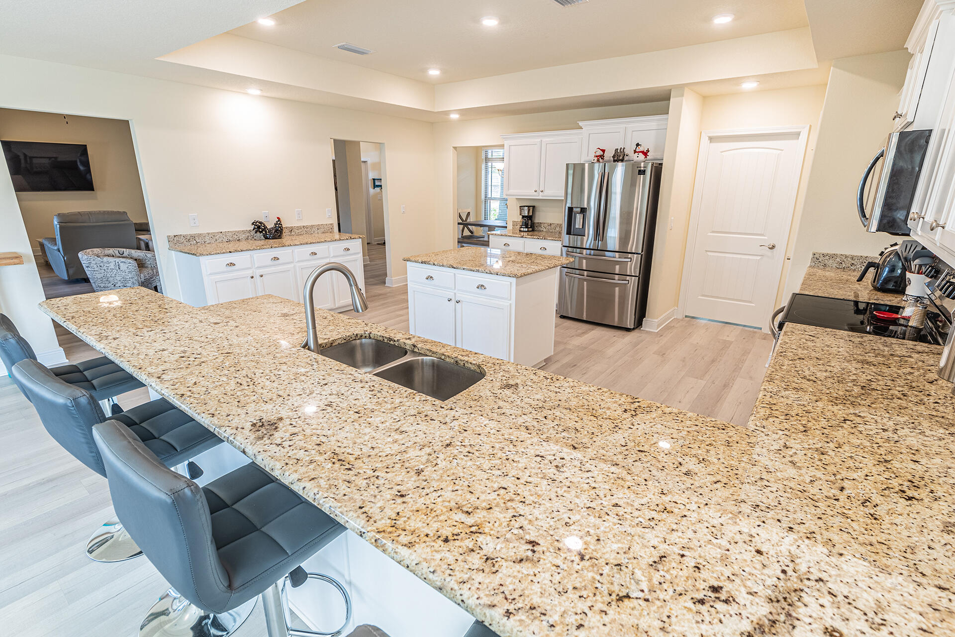 HIDDEN VALLEY - Residential